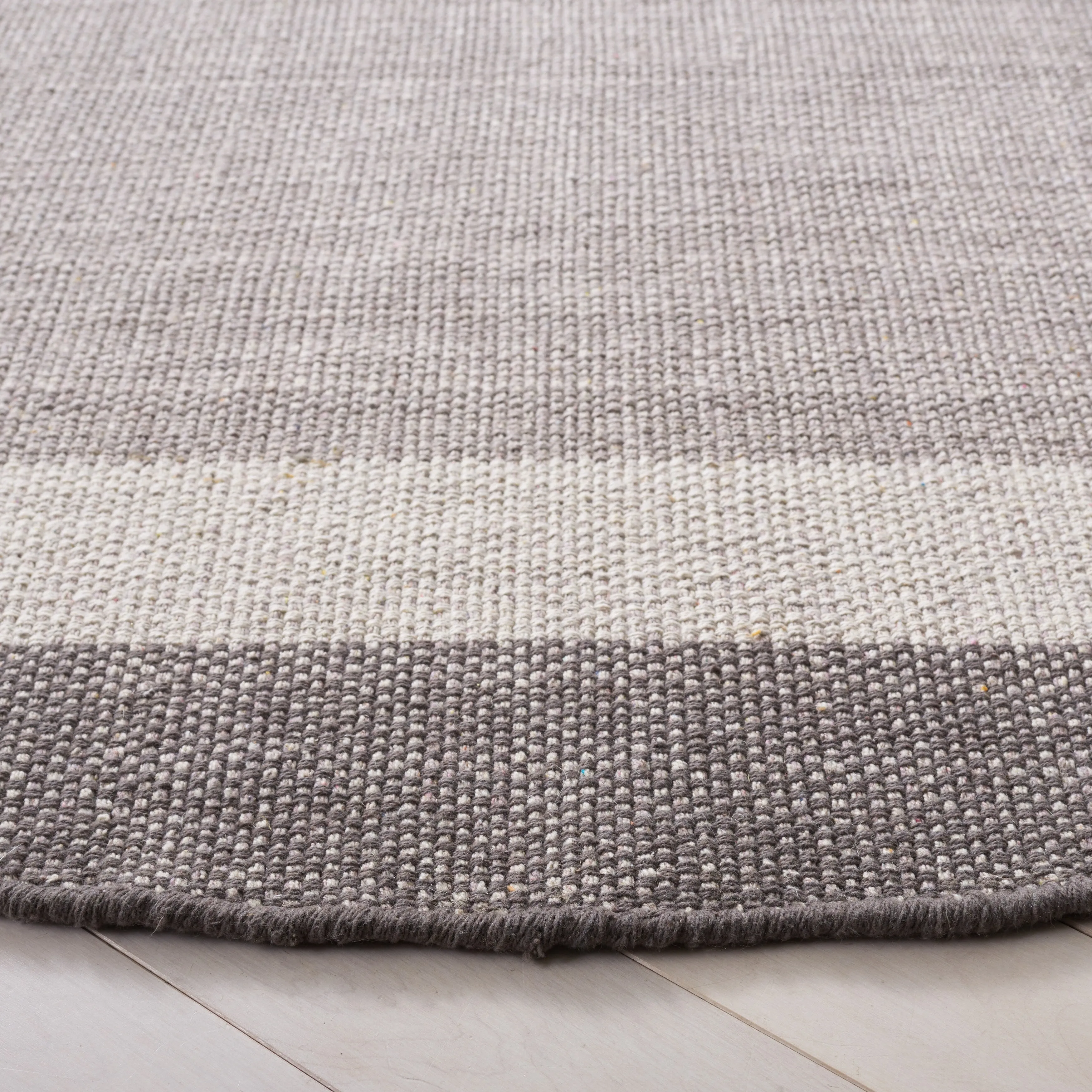 SAFAVIEH Flatweave Montauk Yurdagul Fringed Cotton Area Rug