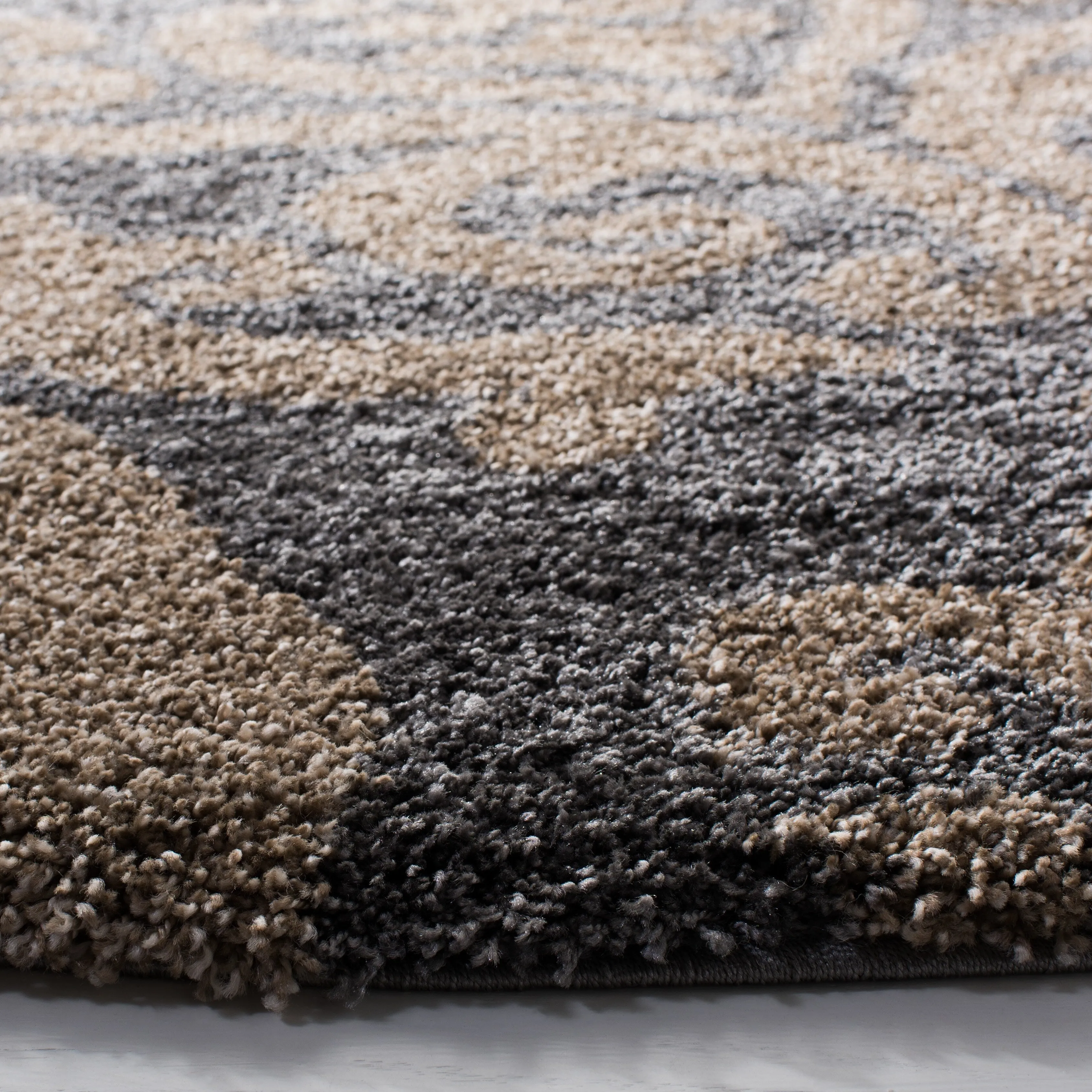 SAFAVIEH Florida Shag Frachia Ornate Damask 1.2-inch Thick Rug