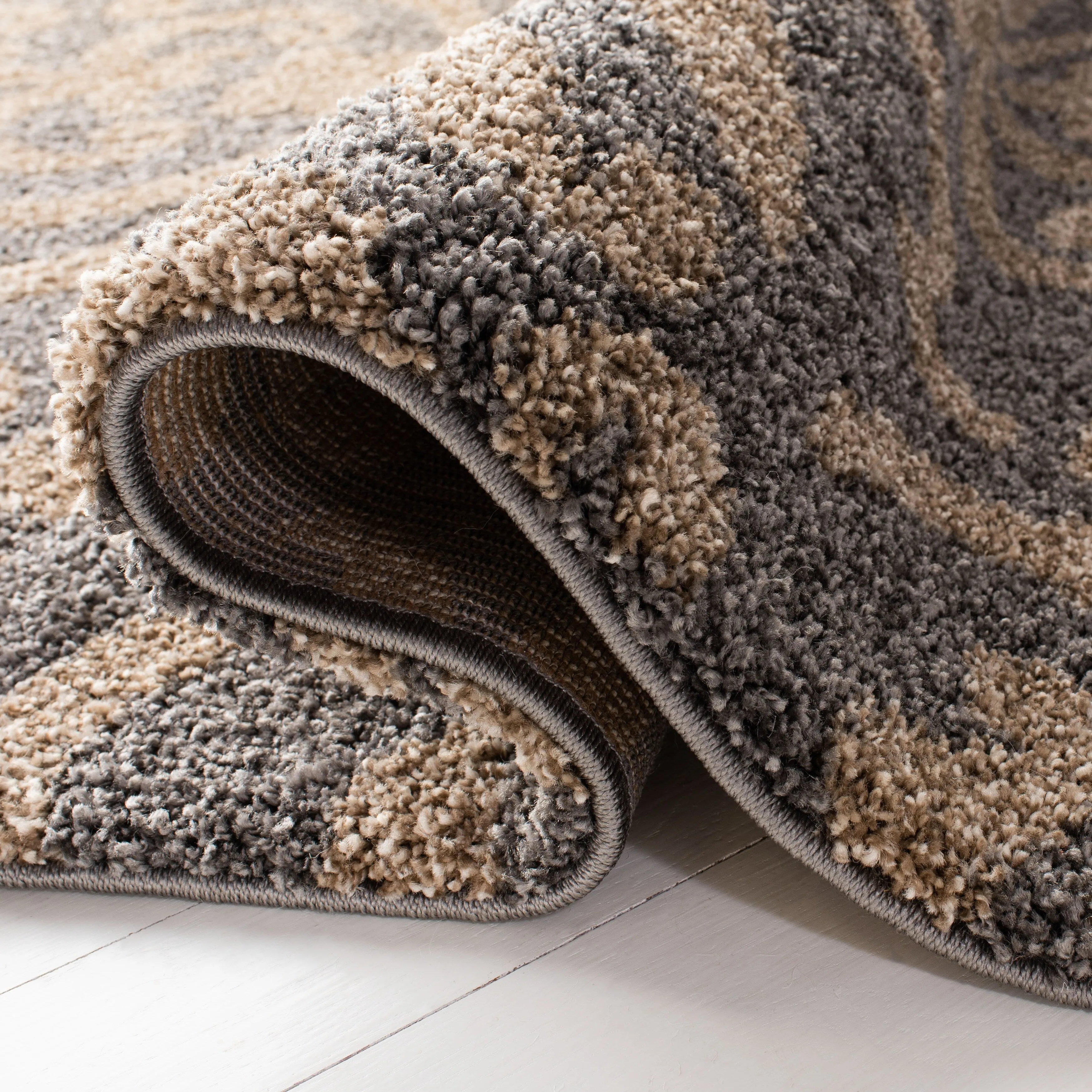 SAFAVIEH Florida Shag Frachia Ornate Damask 1.2-inch Thick Rug