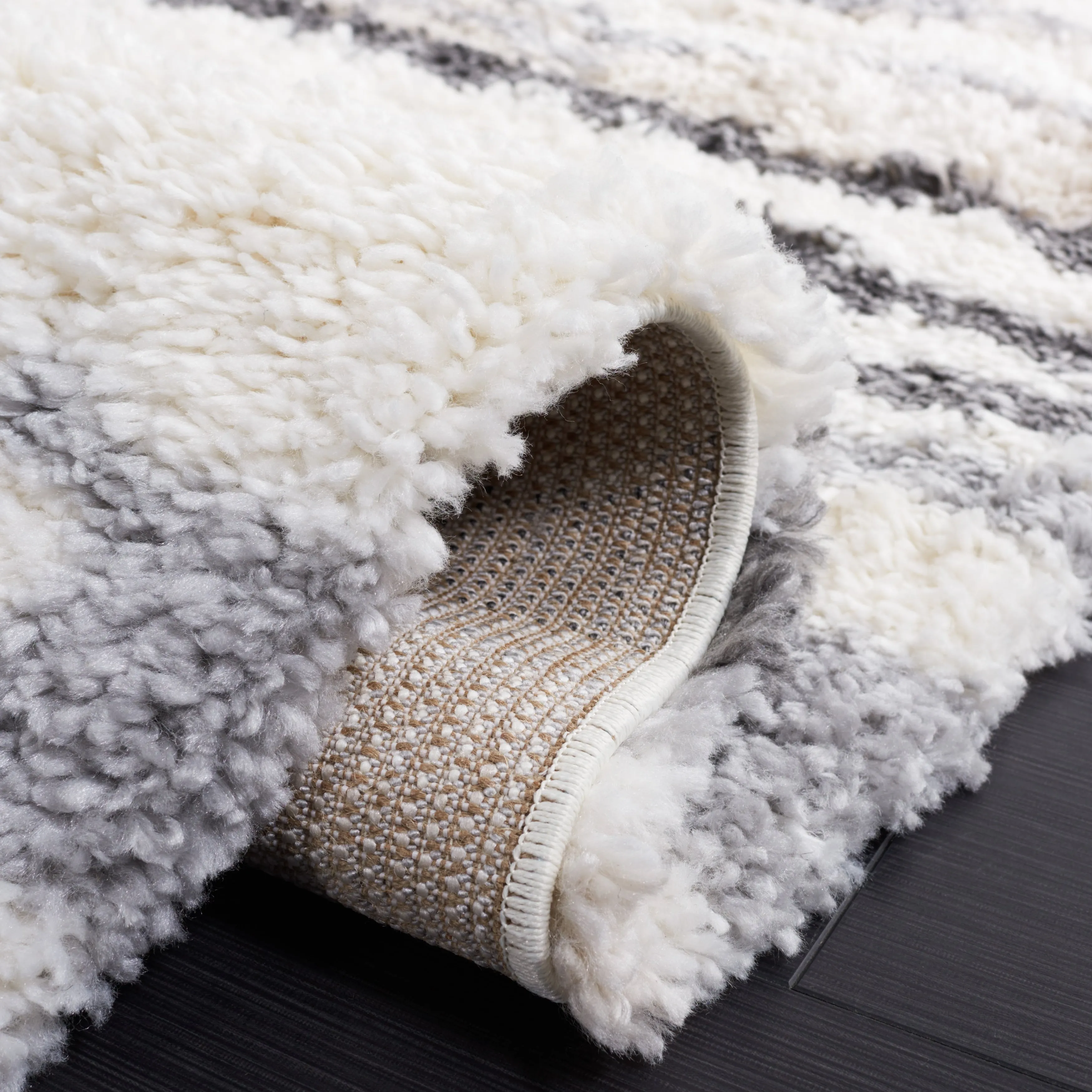 SAFAVIEH Fontana Shag Rute Modern 2-inch Thick Rug