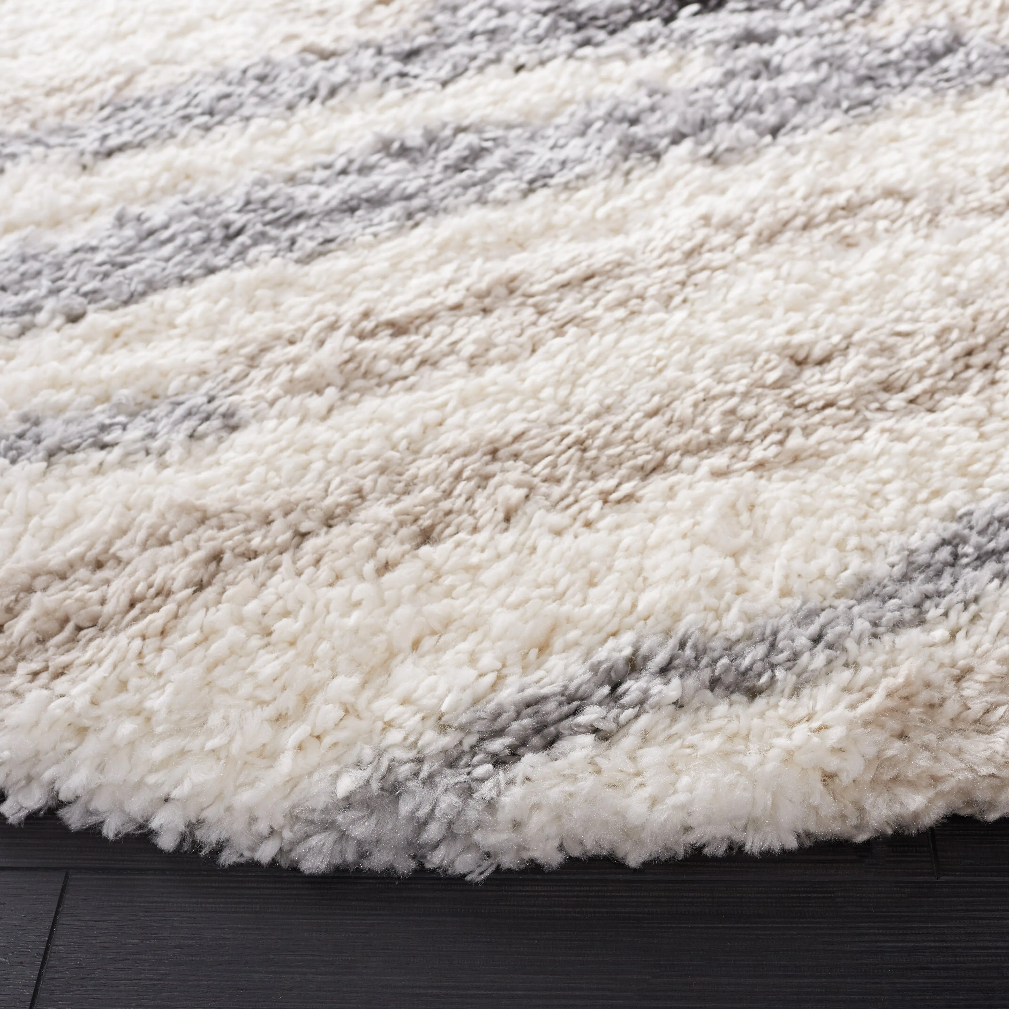 SAFAVIEH Fontana Shag Rute Modern 2-inch Thick Rug