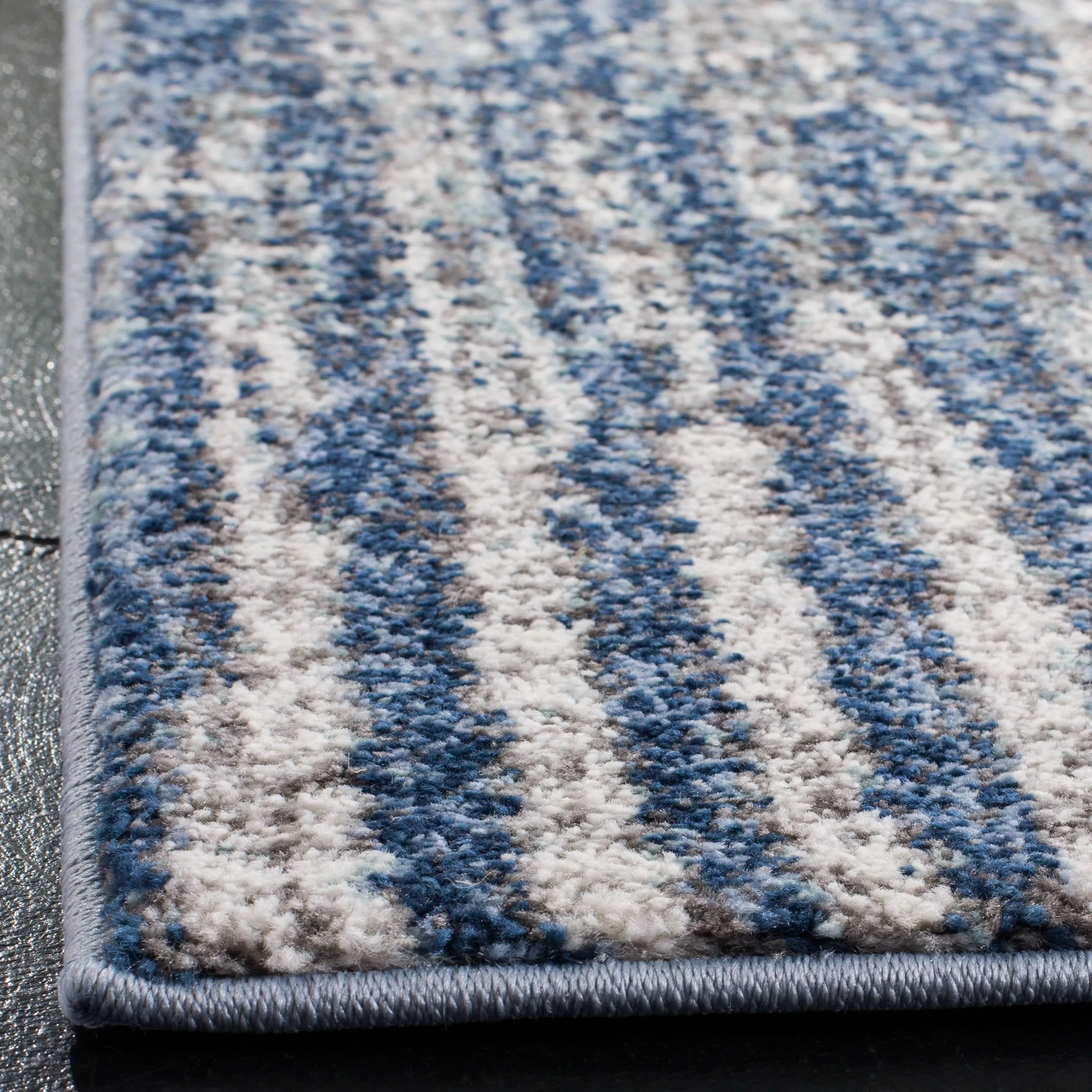 SAFAVIEH Galaxy Philipa Modern Contemporary Rug
