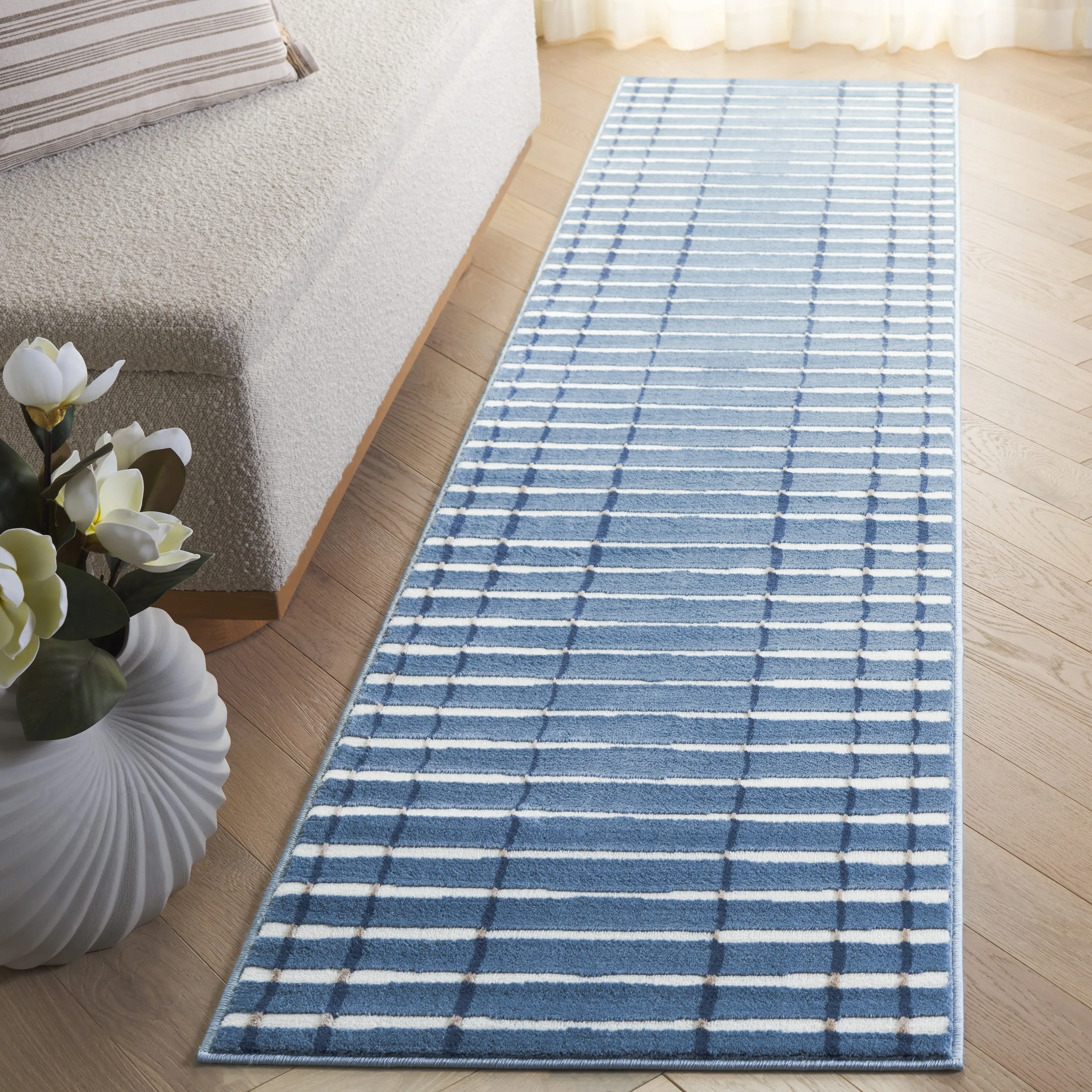 SAFAVIEH Groove Guenevere Modern & Contemporary Rug