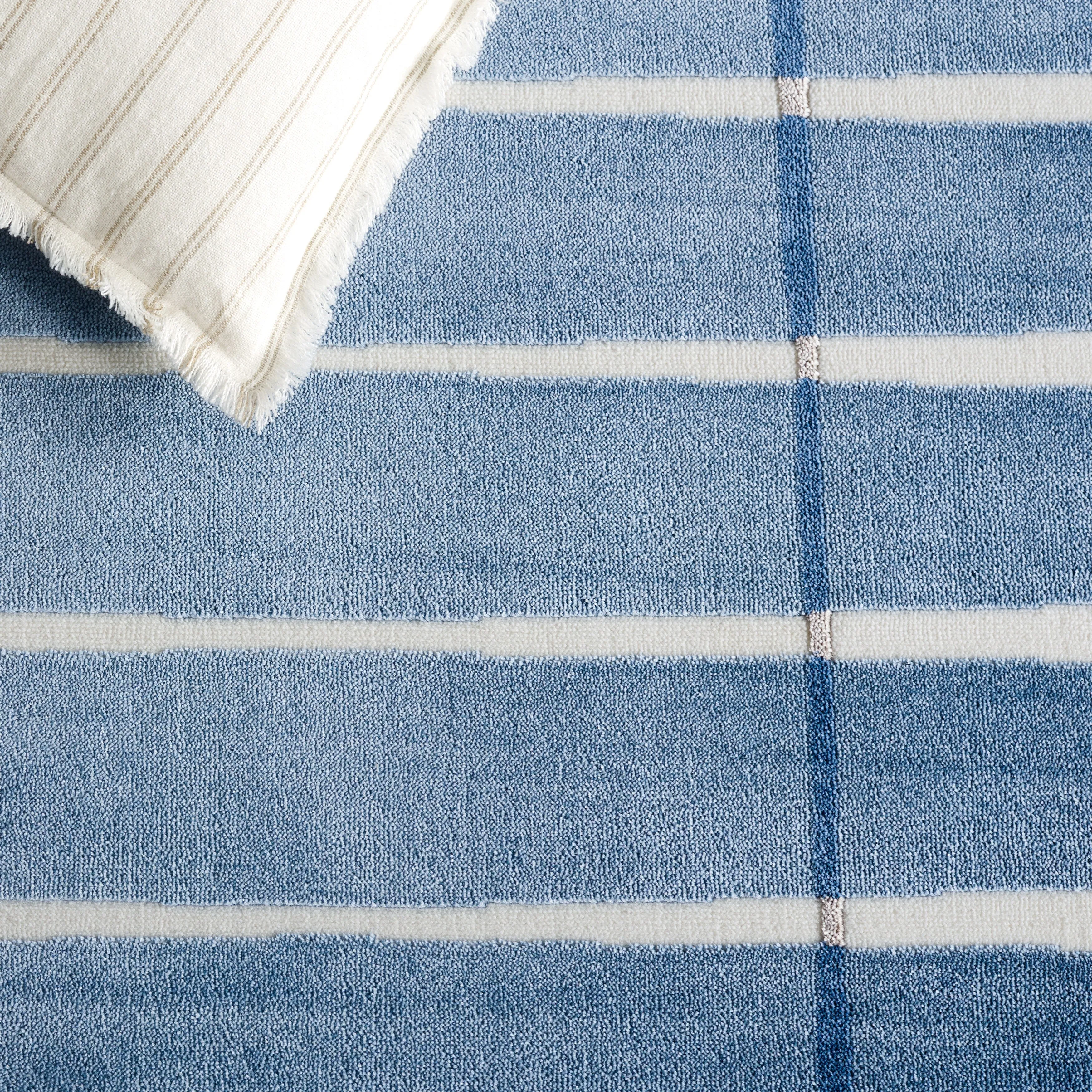 SAFAVIEH Groove Guenevere Modern & Contemporary Rug