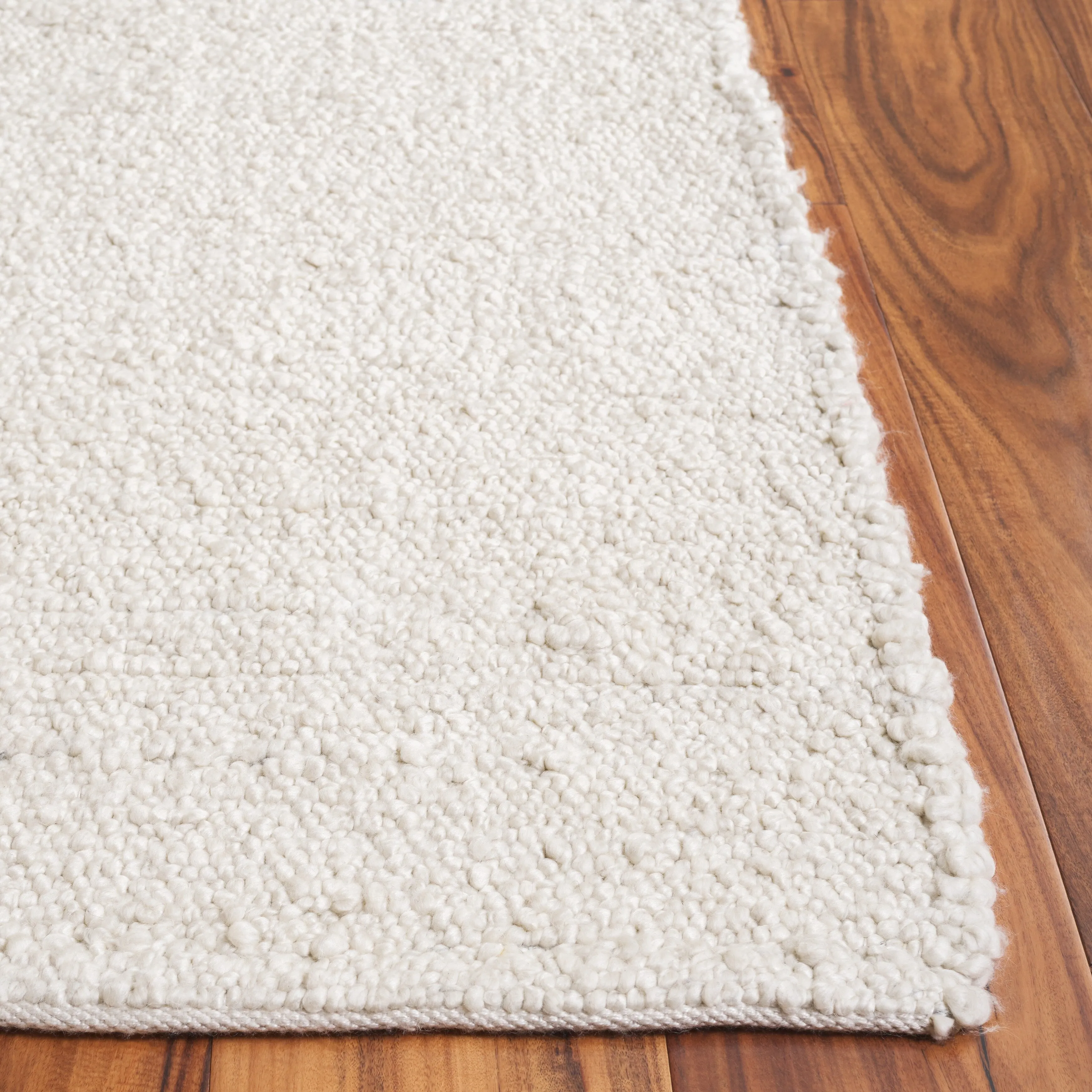 SAFAVIEH Hand-Loomed Renewal Annekathe Modern & Contemporary Rug