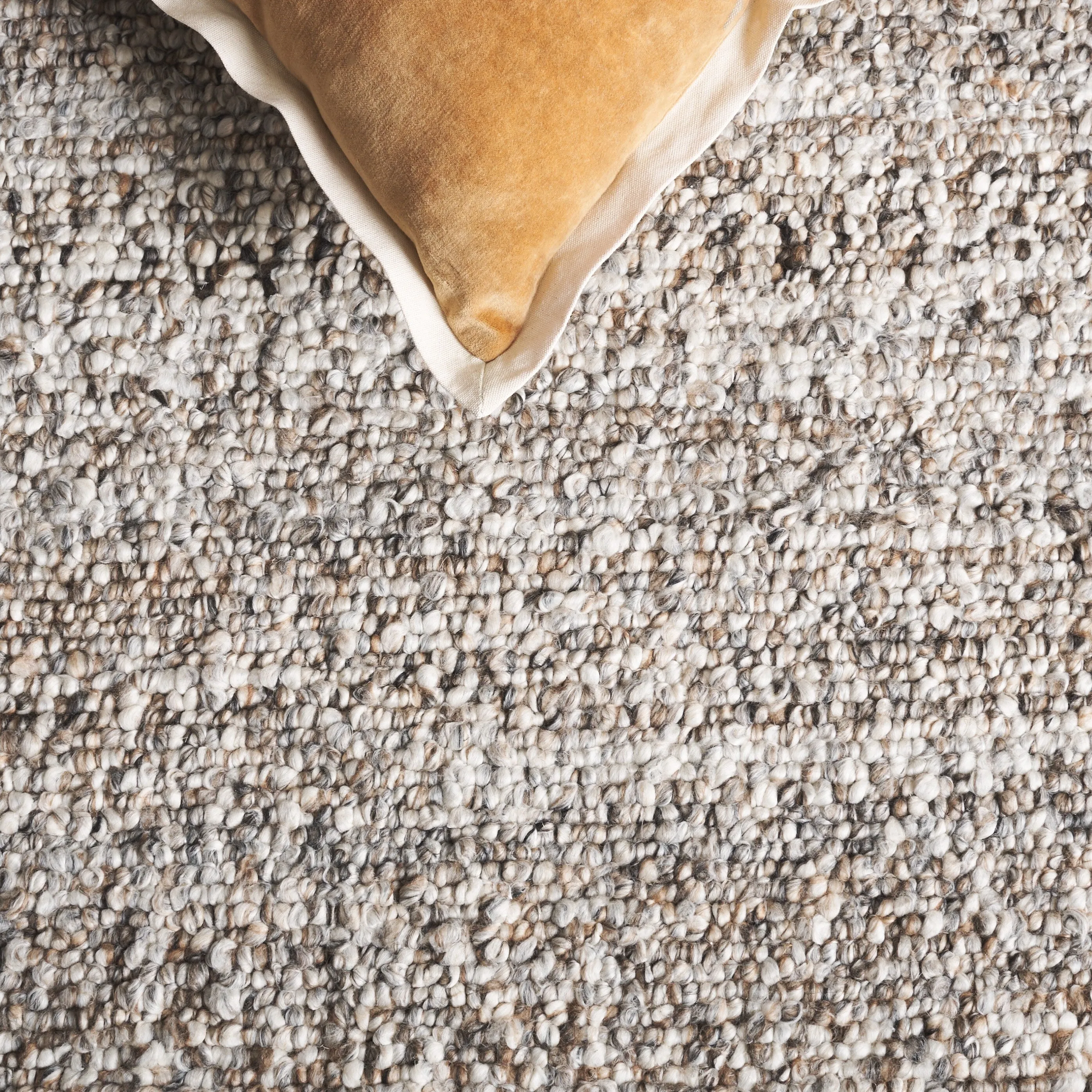 SAFAVIEH Hand-Loomed Renewal Annekathe Modern & Contemporary Rug