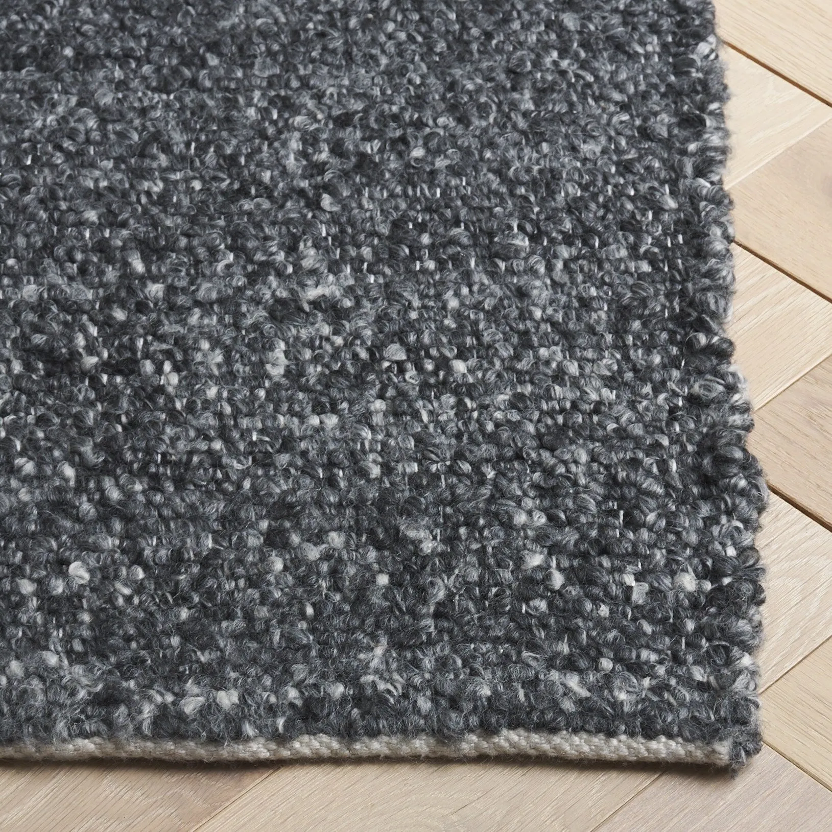 SAFAVIEH Hand-Loomed Renewal Annekathe Modern & Contemporary Rug