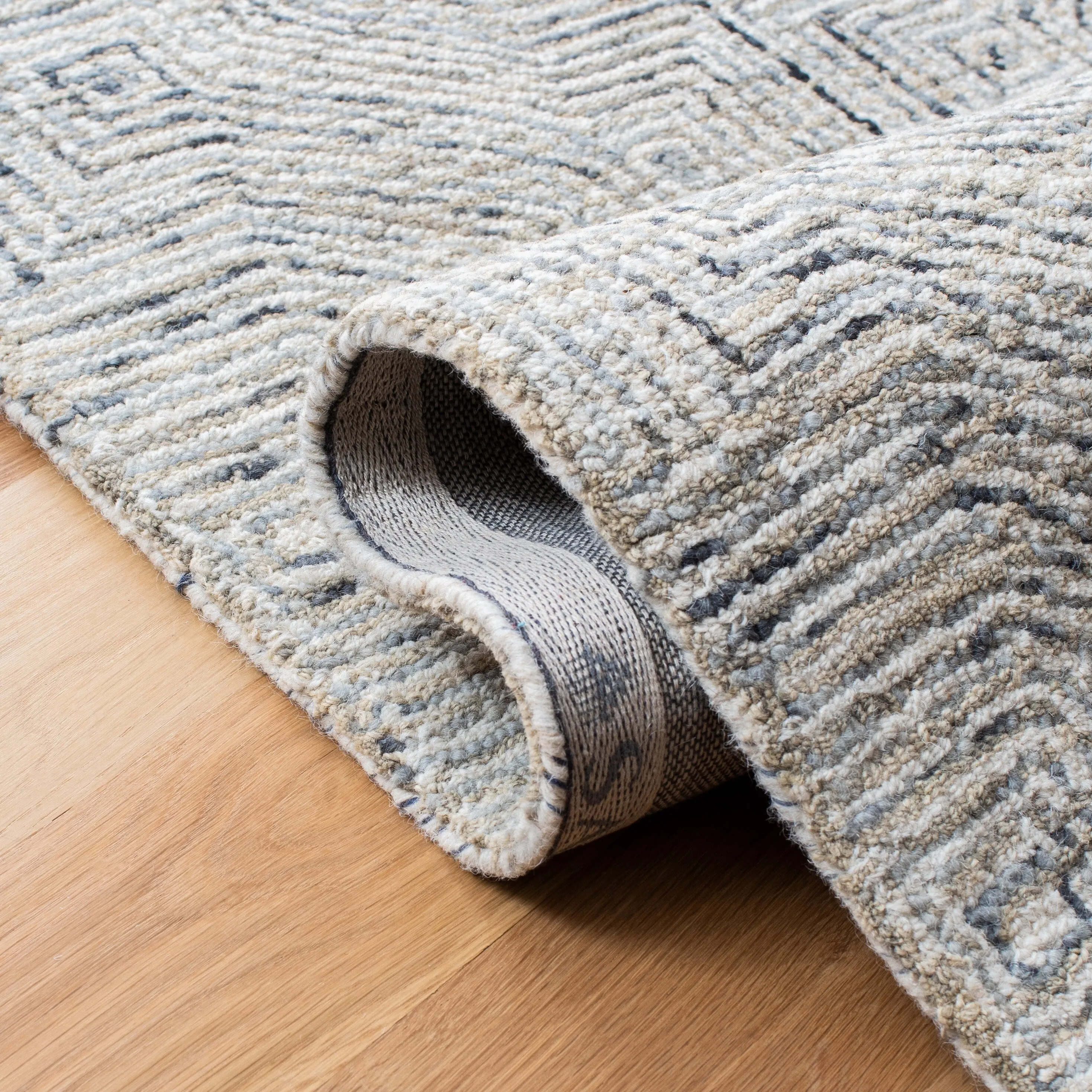 SAFAVIEH Handmade Aspen Arina Bohemian & Eclectic Tribal Wool
