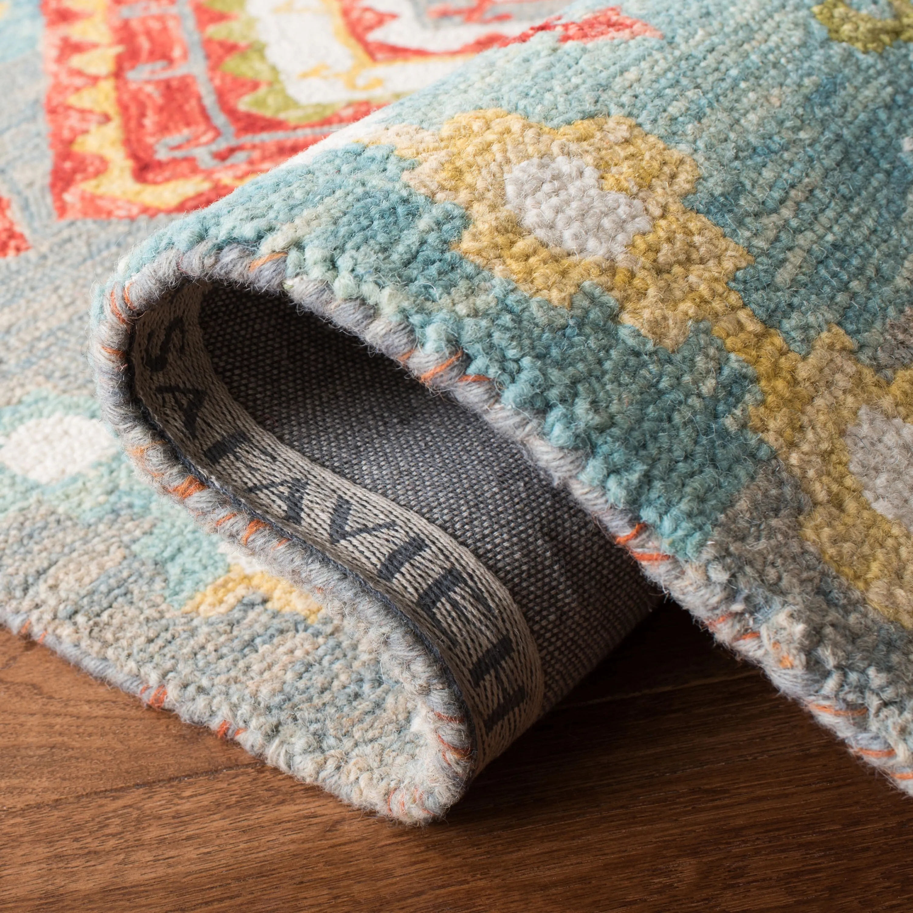 SAFAVIEH Handmade Aspen Impi & Eclectic Tribal Wool Rug
