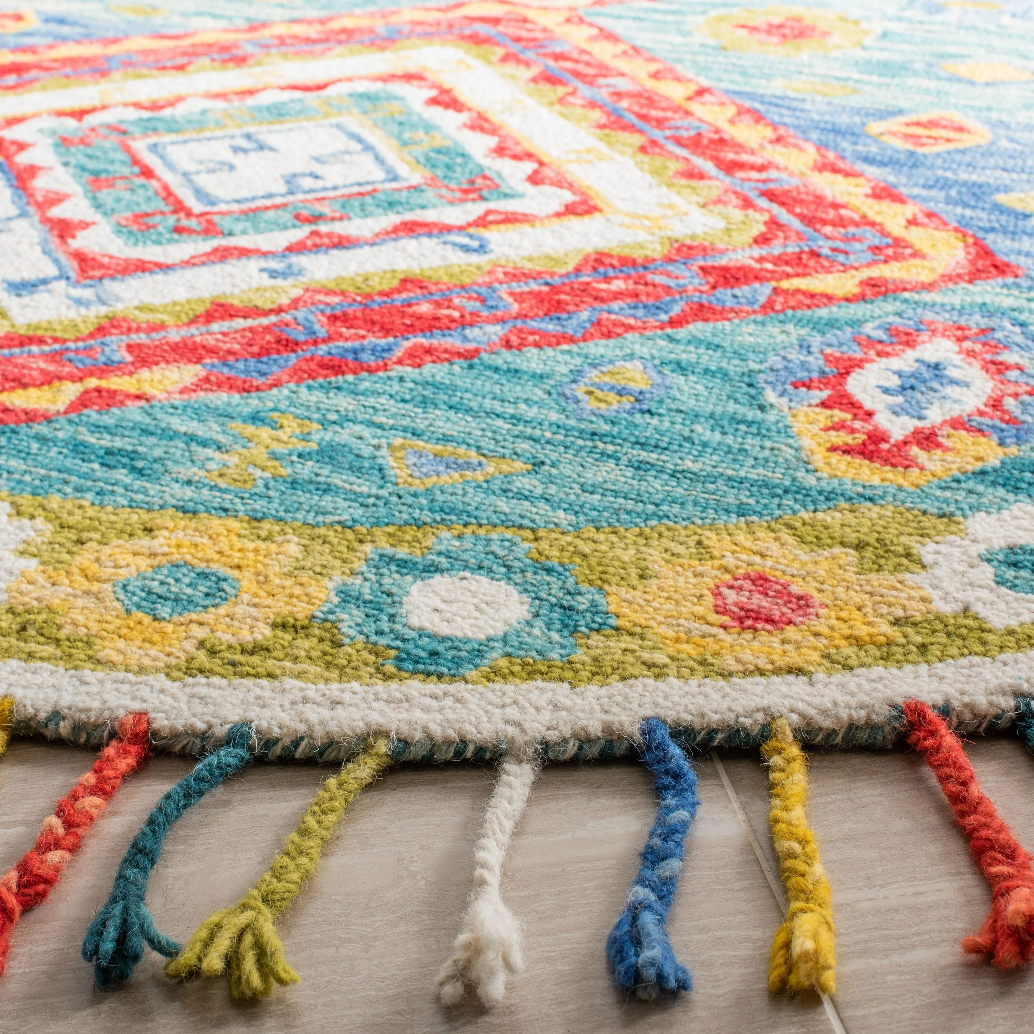 SAFAVIEH Handmade Aspen Impi & Eclectic Tribal Wool Rug