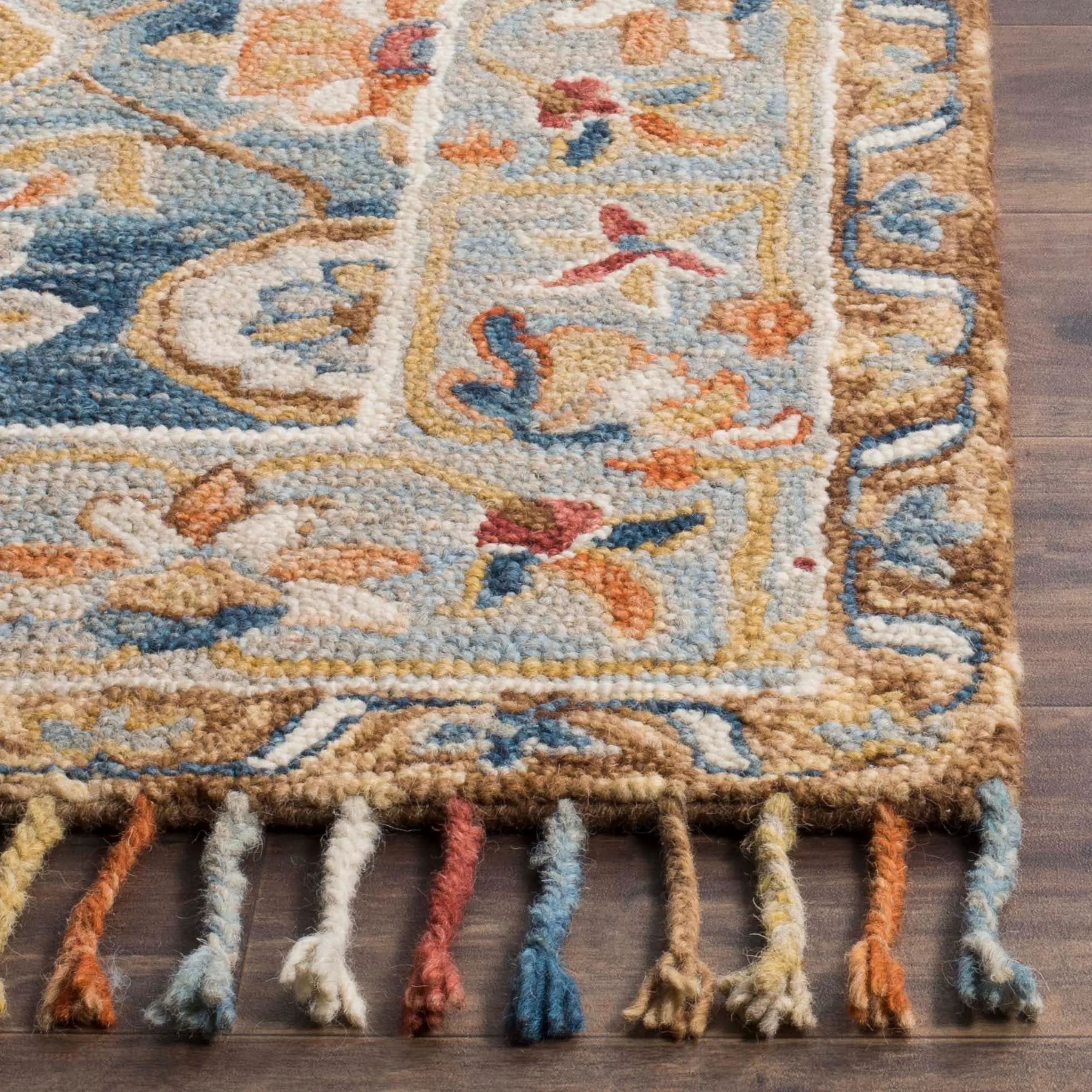 SAFAVIEH Handmade Aspen Kimm Boho Tassel Wool Rug