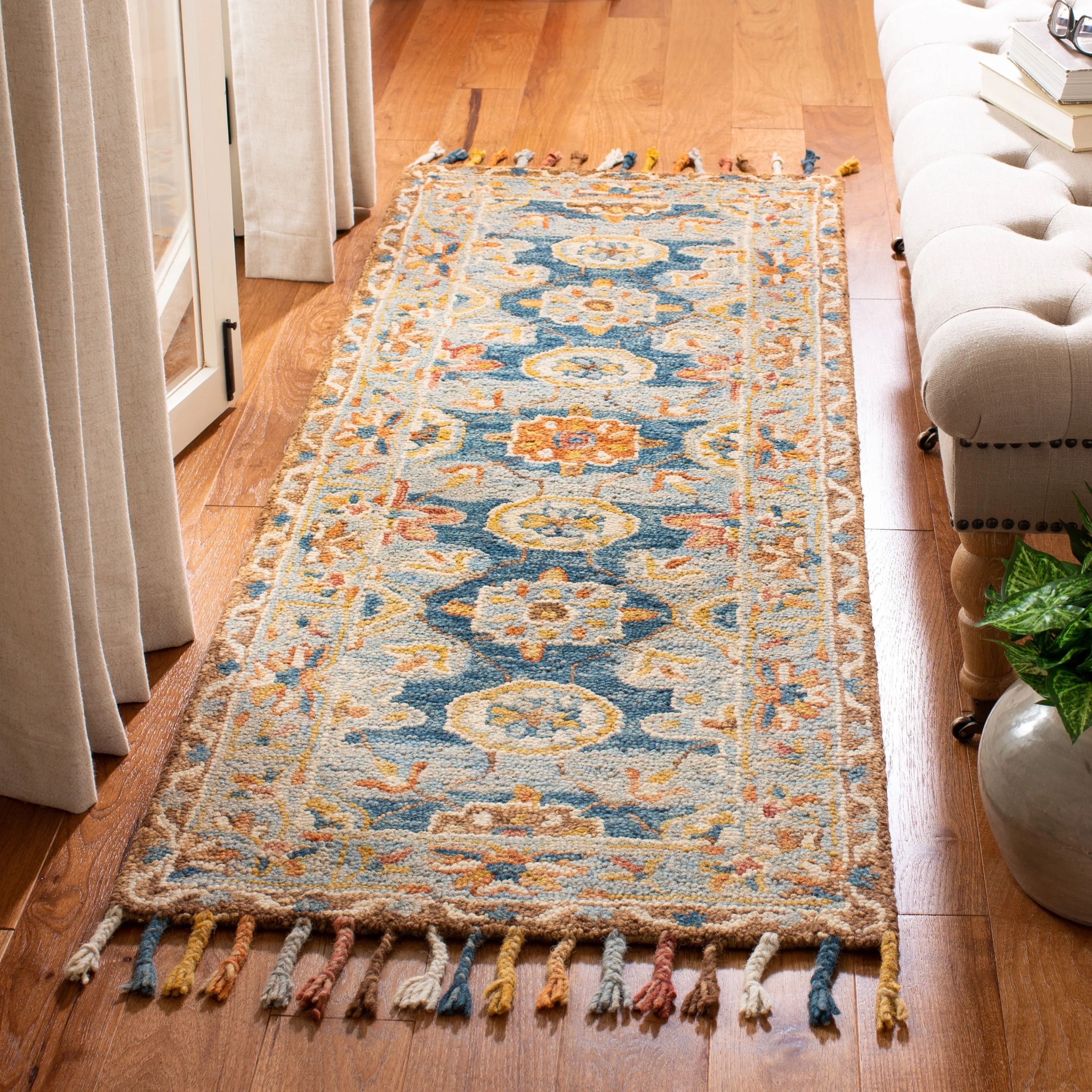 SAFAVIEH Handmade Aspen Kimm Boho Tassel Wool Rug