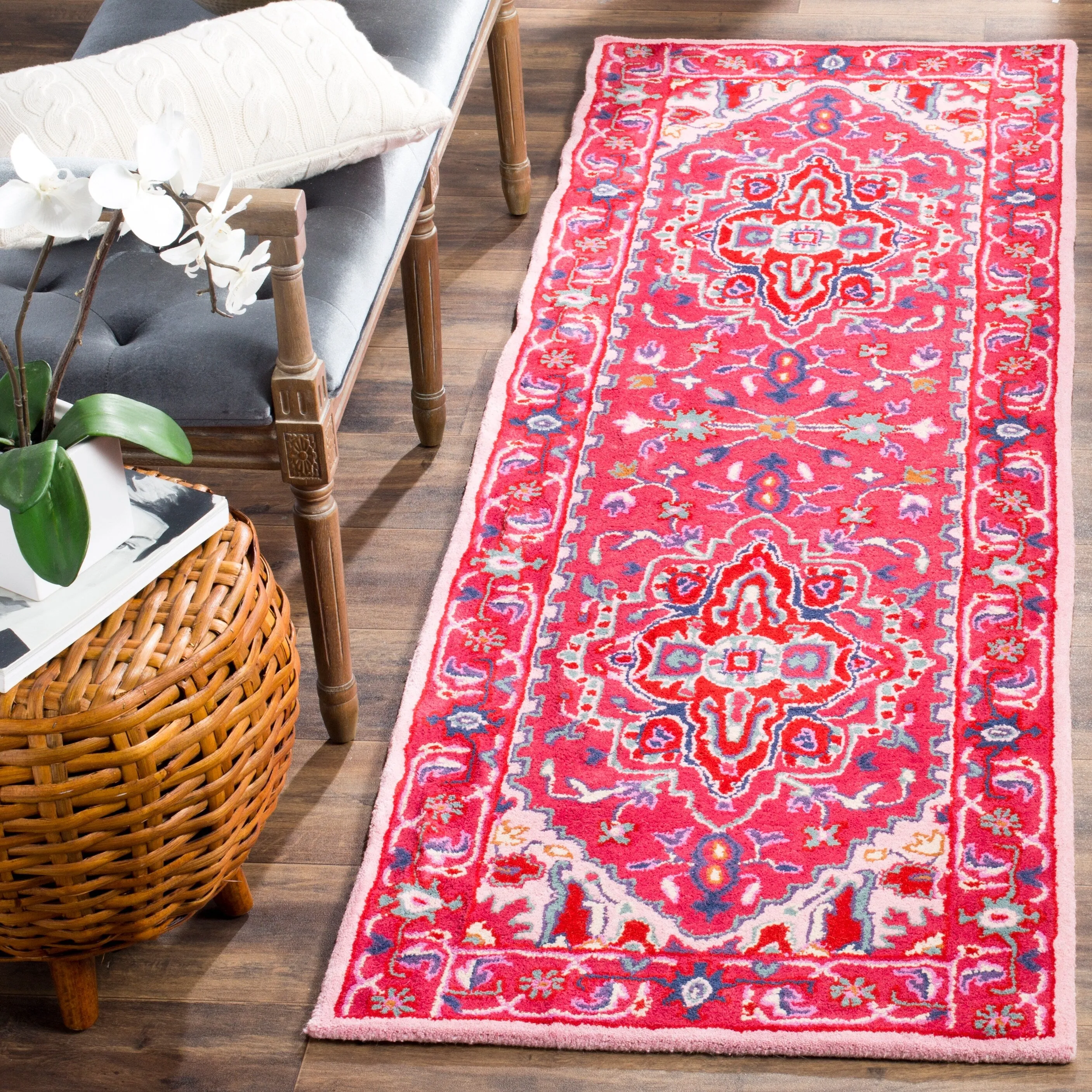 SAFAVIEH Handmade Bellagio Antine Modern Oriental Wool Rug