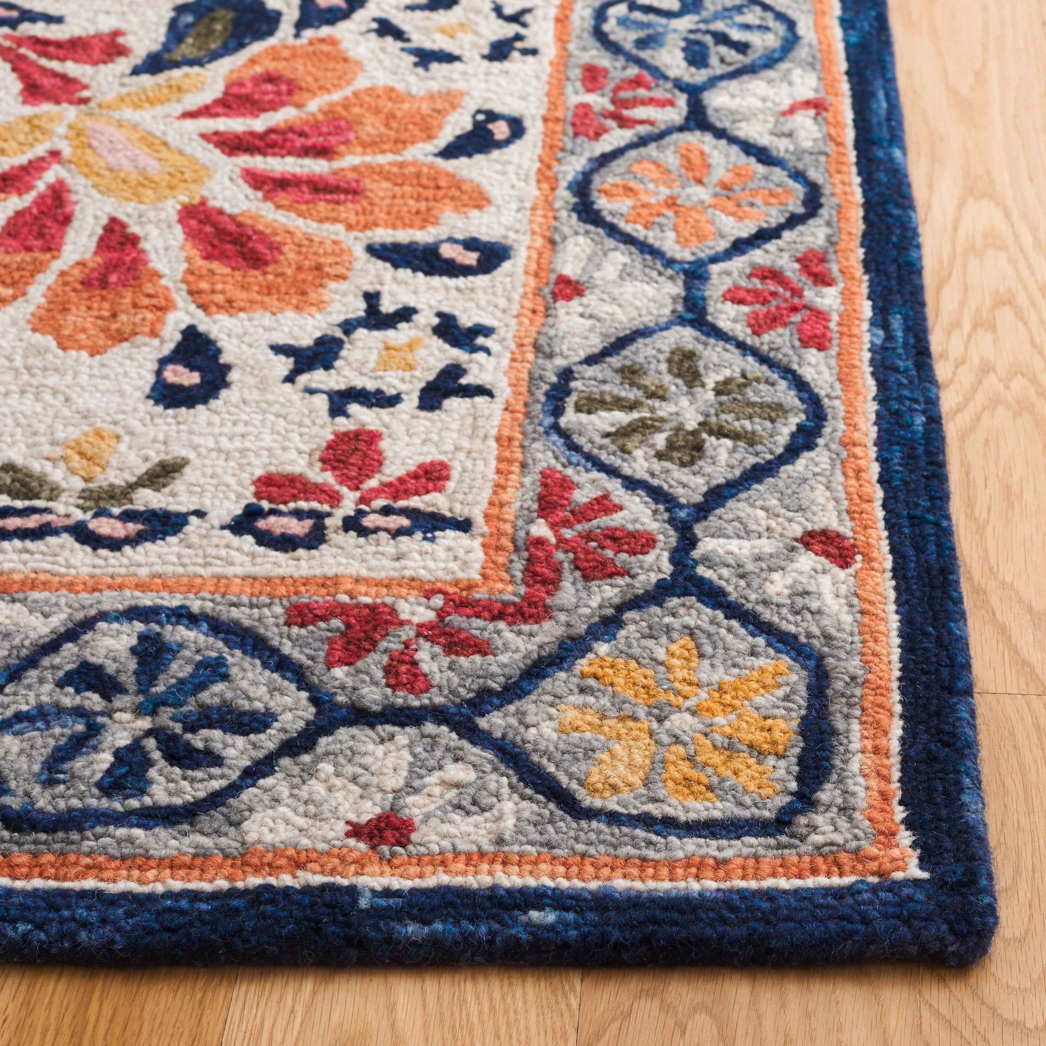 SAFAVIEH Handmade Blossom Kinneret French Country Wool Rug
