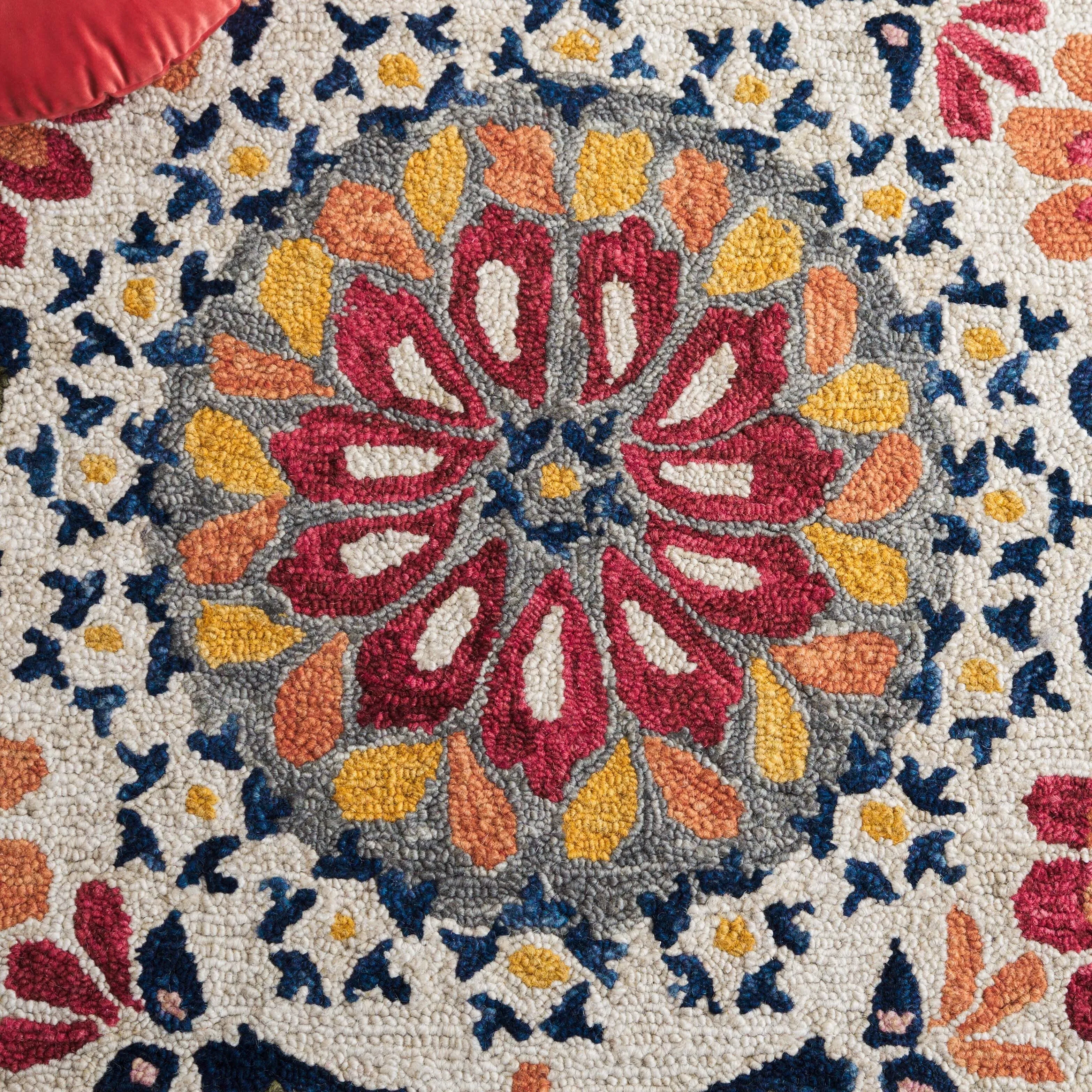 SAFAVIEH Handmade Blossom Kinneret French Country Wool Rug