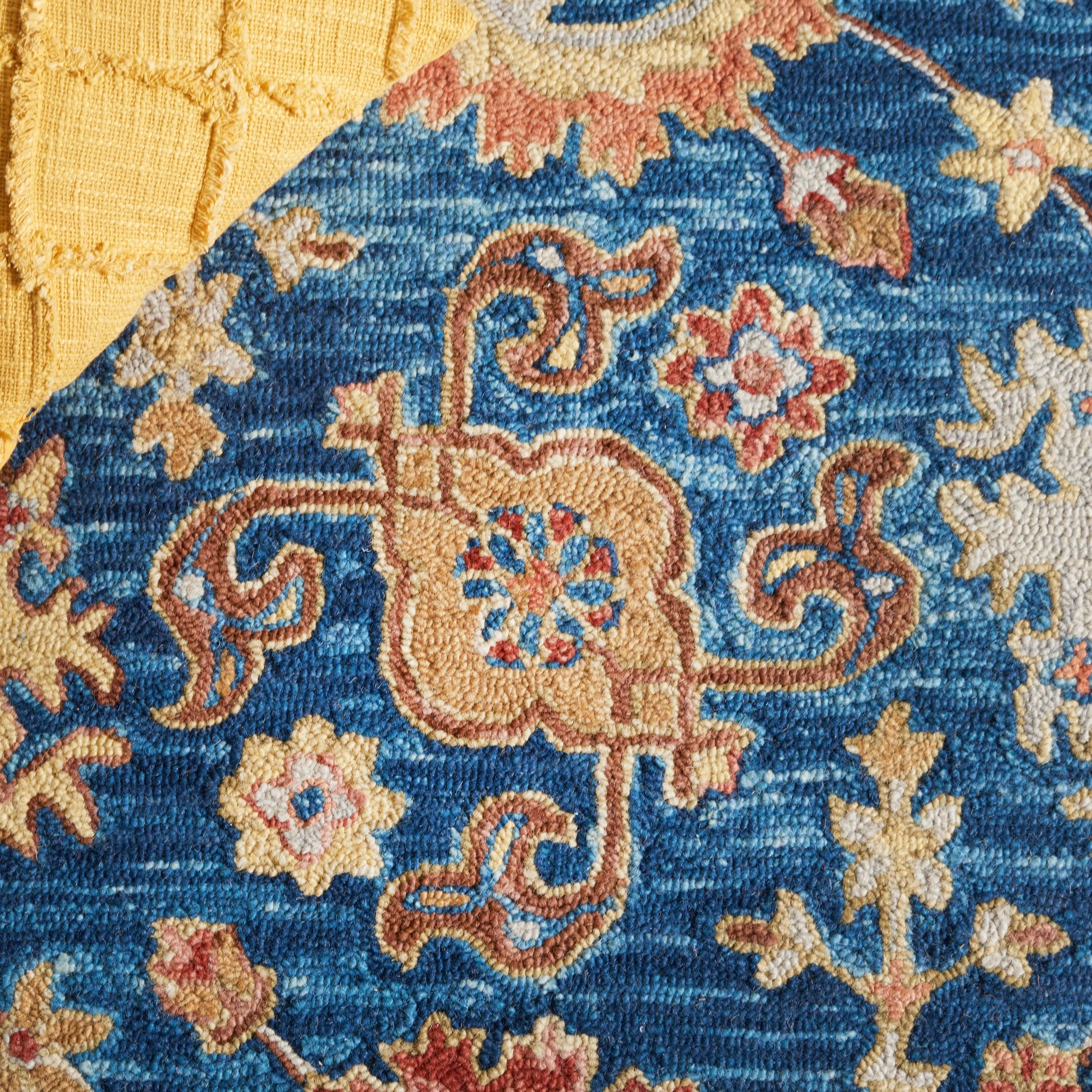 SAFAVIEH Handmade Blossom Petinka French Country Floral Wool Rug