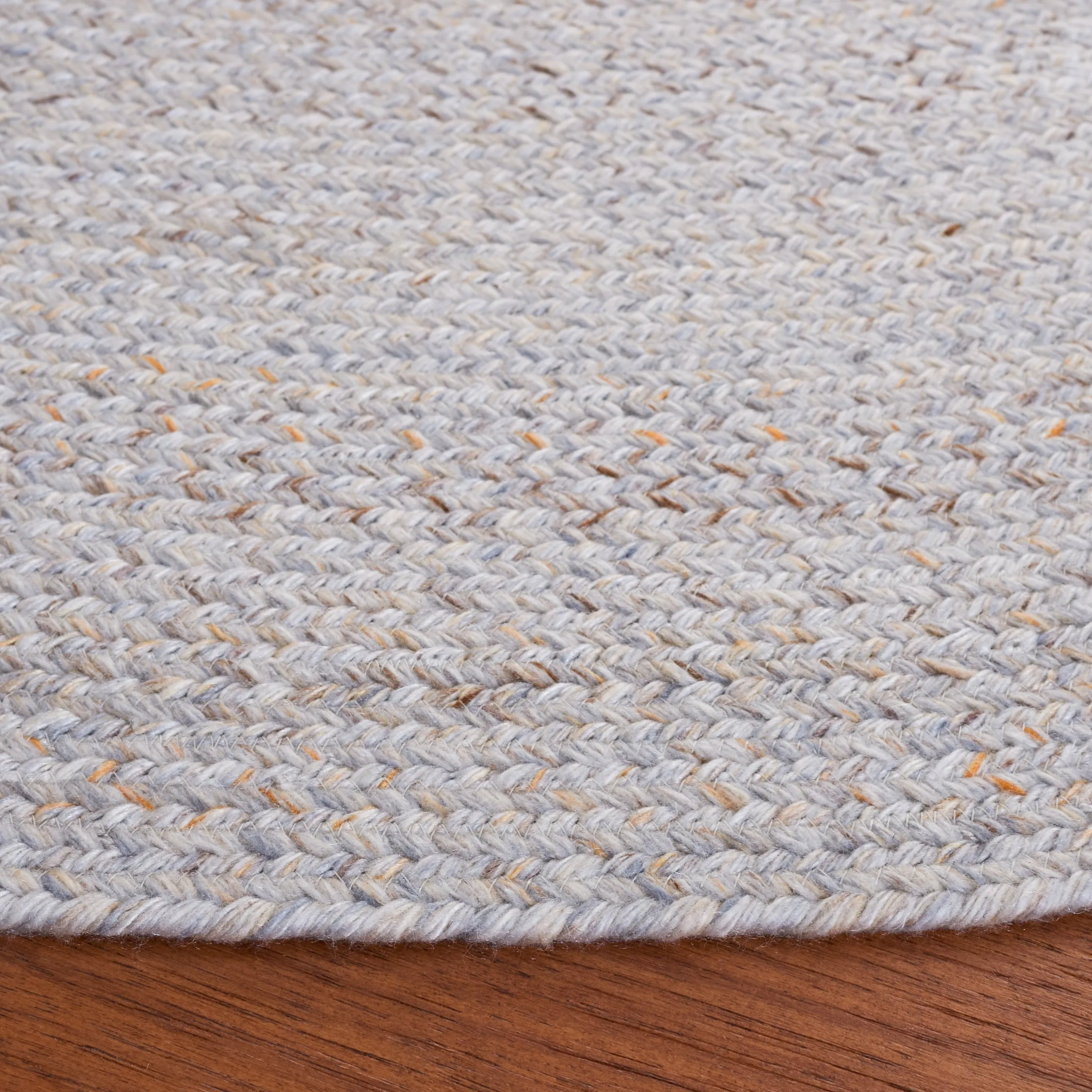 SAFAVIEH Handmade Braided Anastasie Round Rug