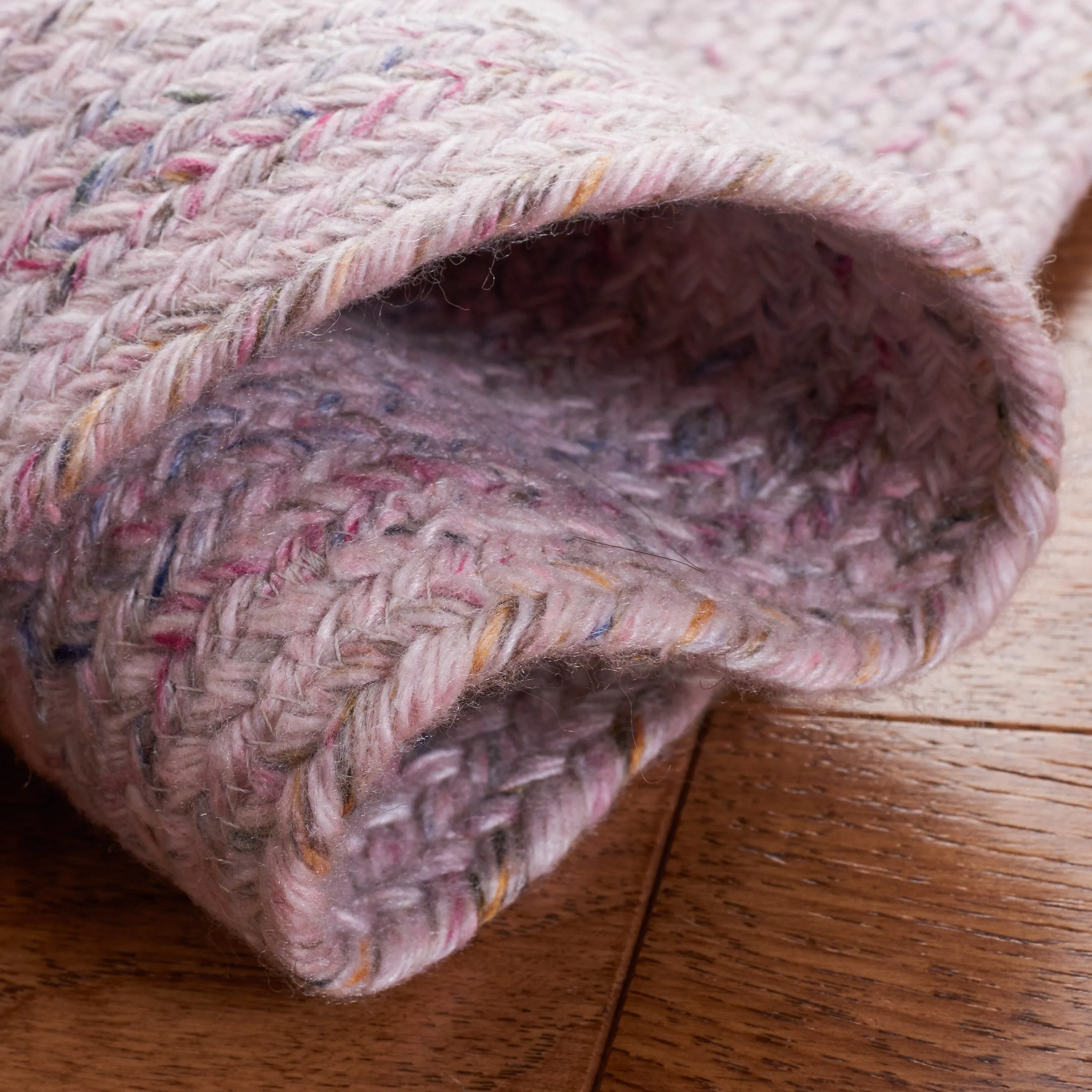 SAFAVIEH Handmade Braided Anastasie Round Rug