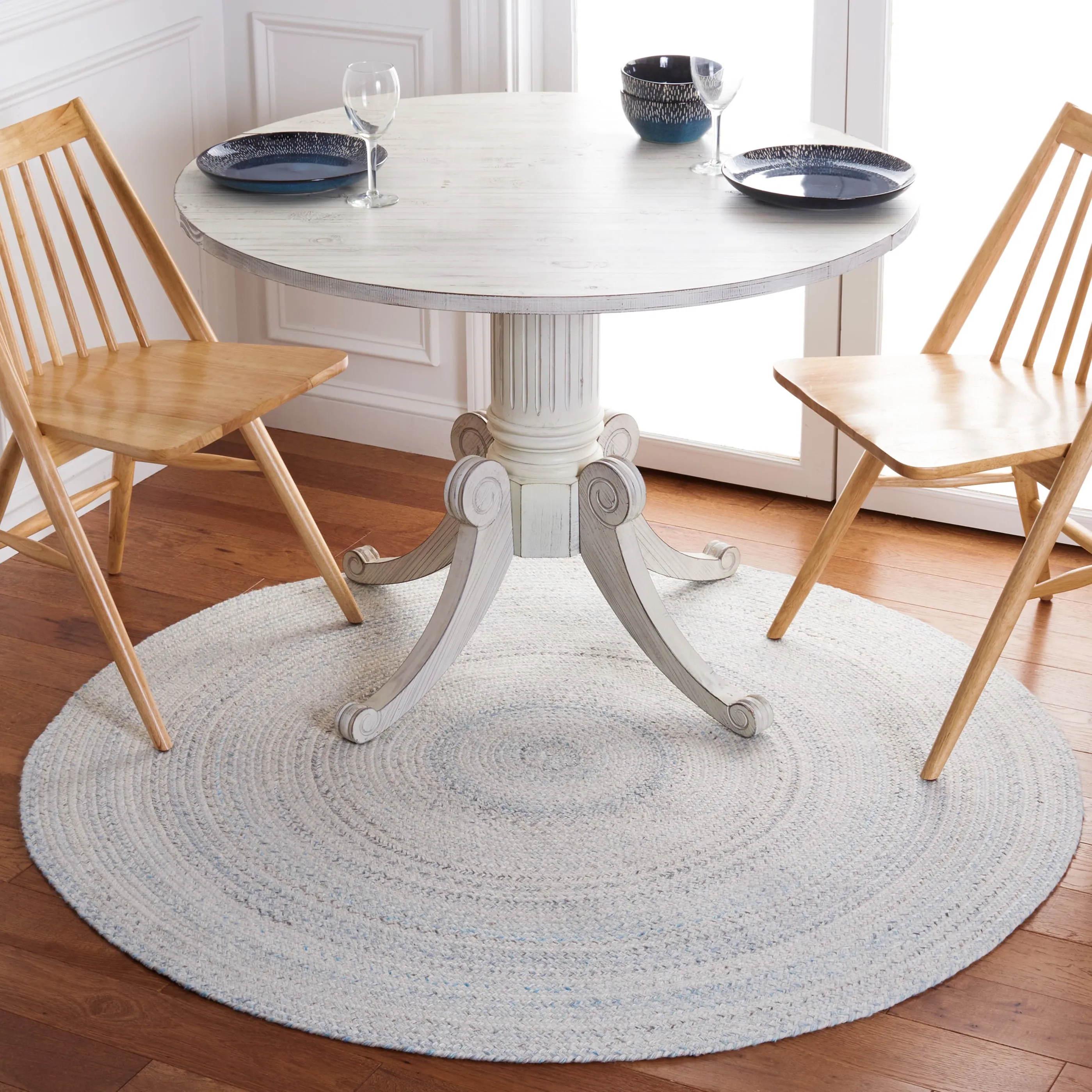 SAFAVIEH Handmade Braided Anastasie Round Rug