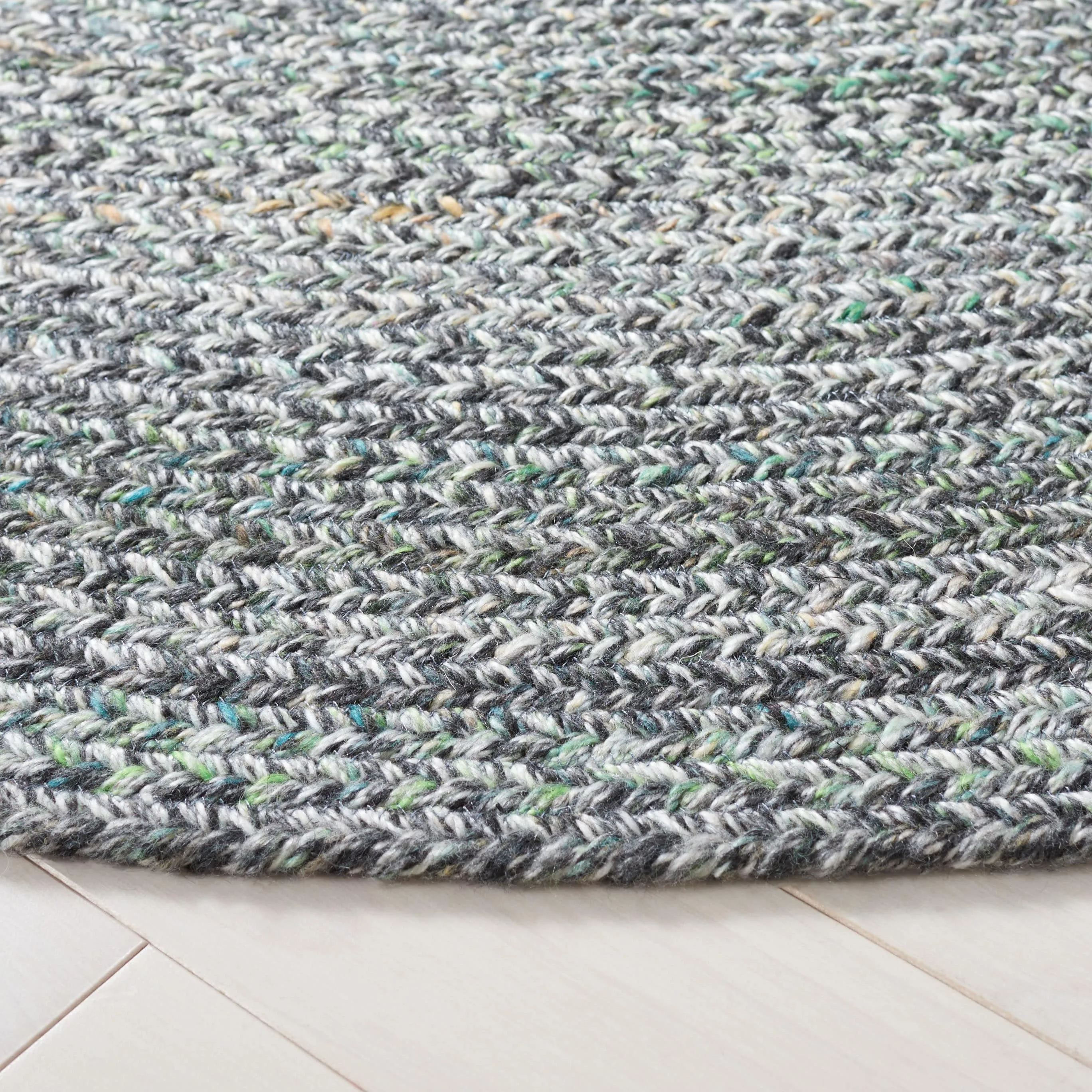 SAFAVIEH Handmade Braided Anastasie Round Rug
