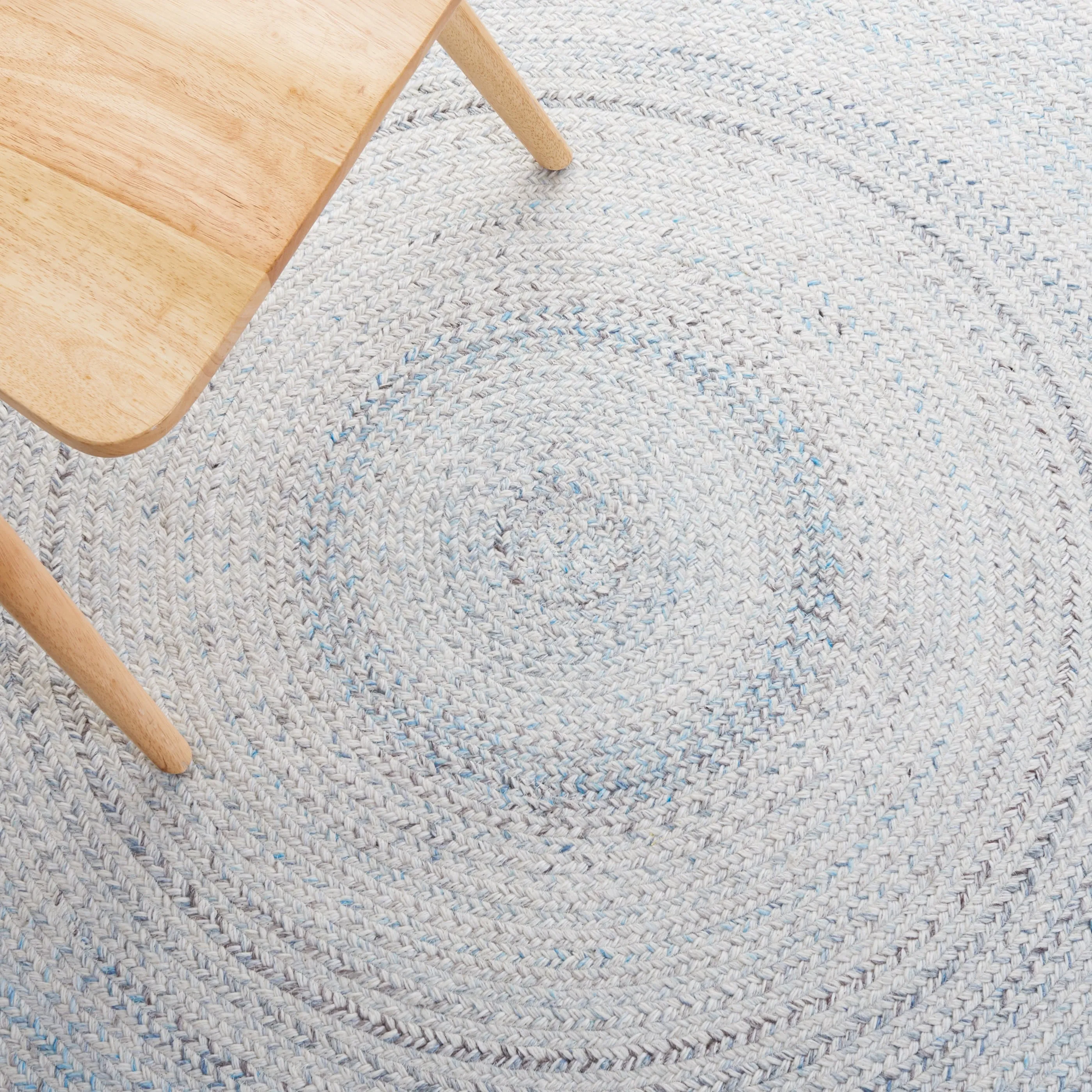 SAFAVIEH Handmade Braided Anastasie Round Rug