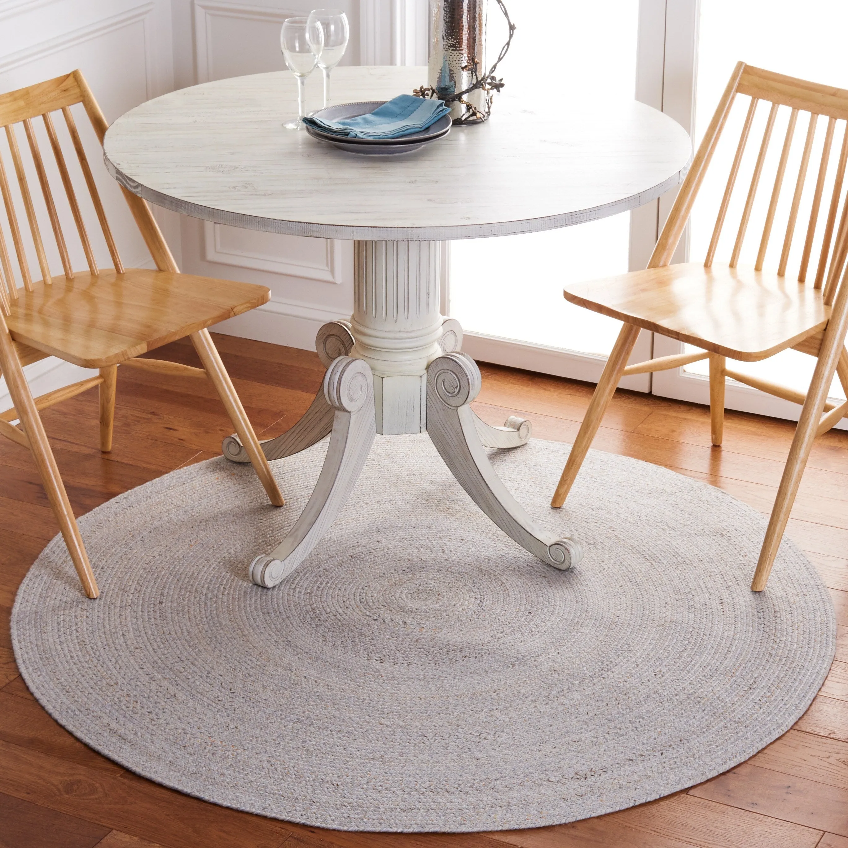 SAFAVIEH Handmade Braided Anastasie Round Rug