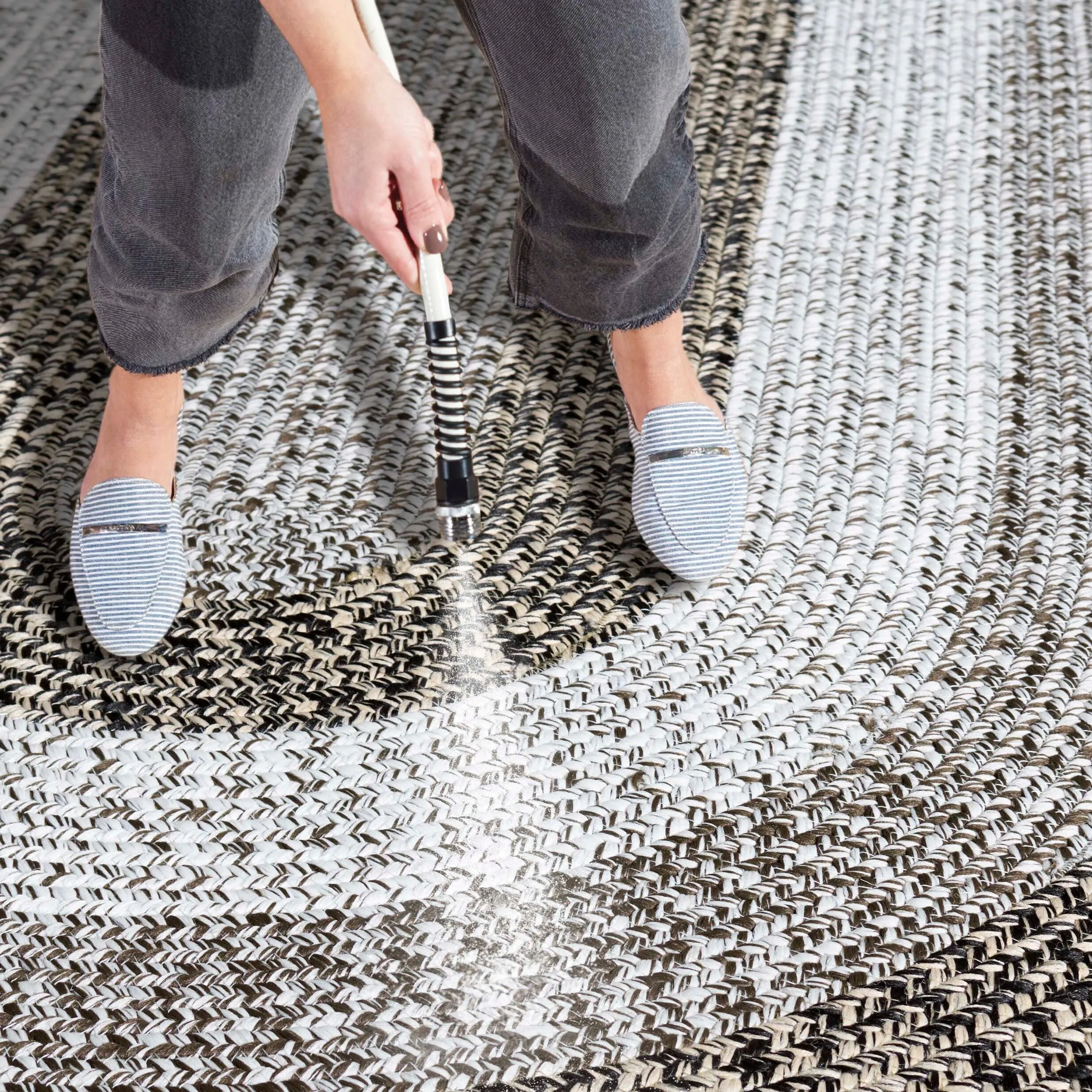 SAFAVIEH Handmade Braided Ecenur Indoor/Outdoor Machine Washable Rug