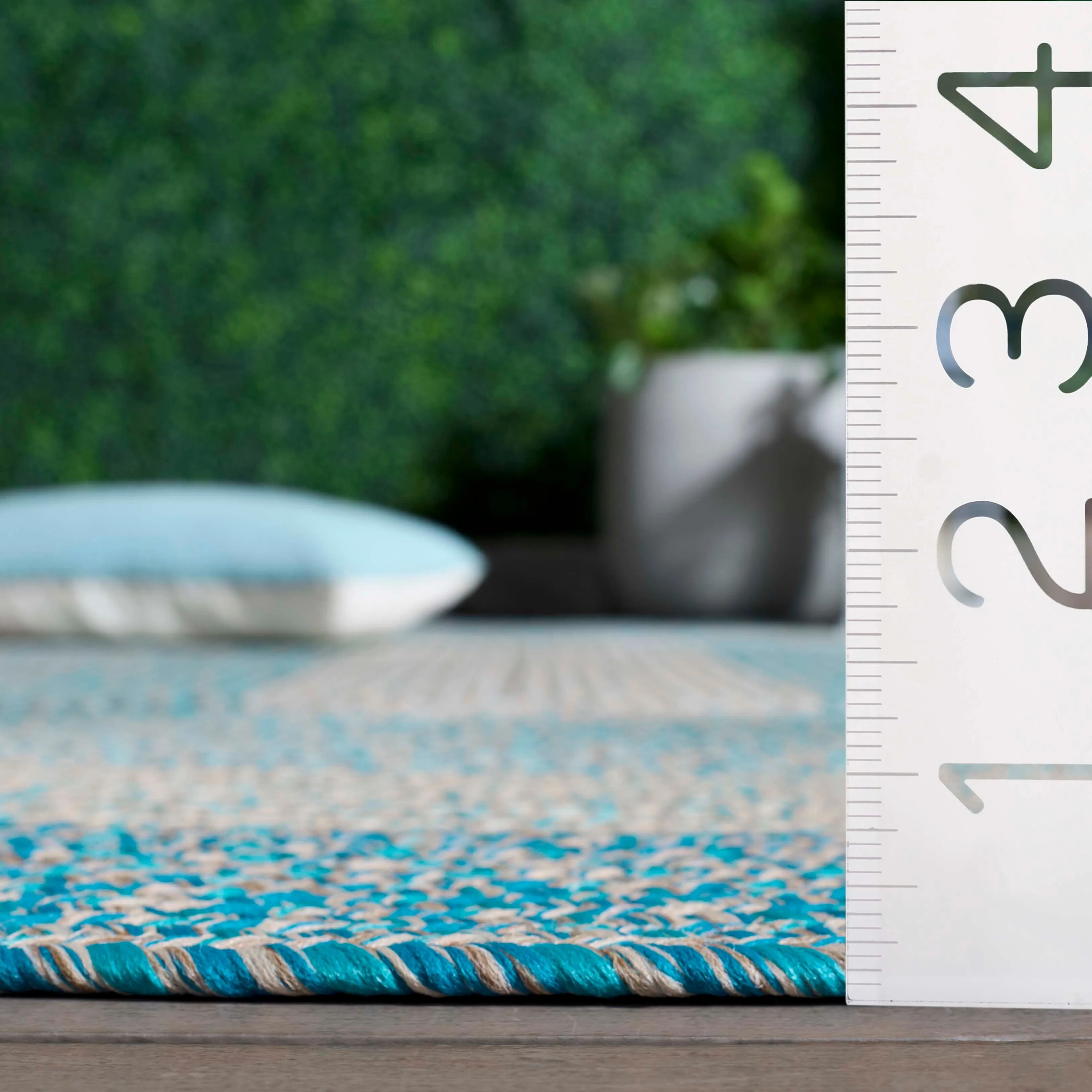 SAFAVIEH Handmade Braided Ecenur Indoor/Outdoor Machine Washable Rug