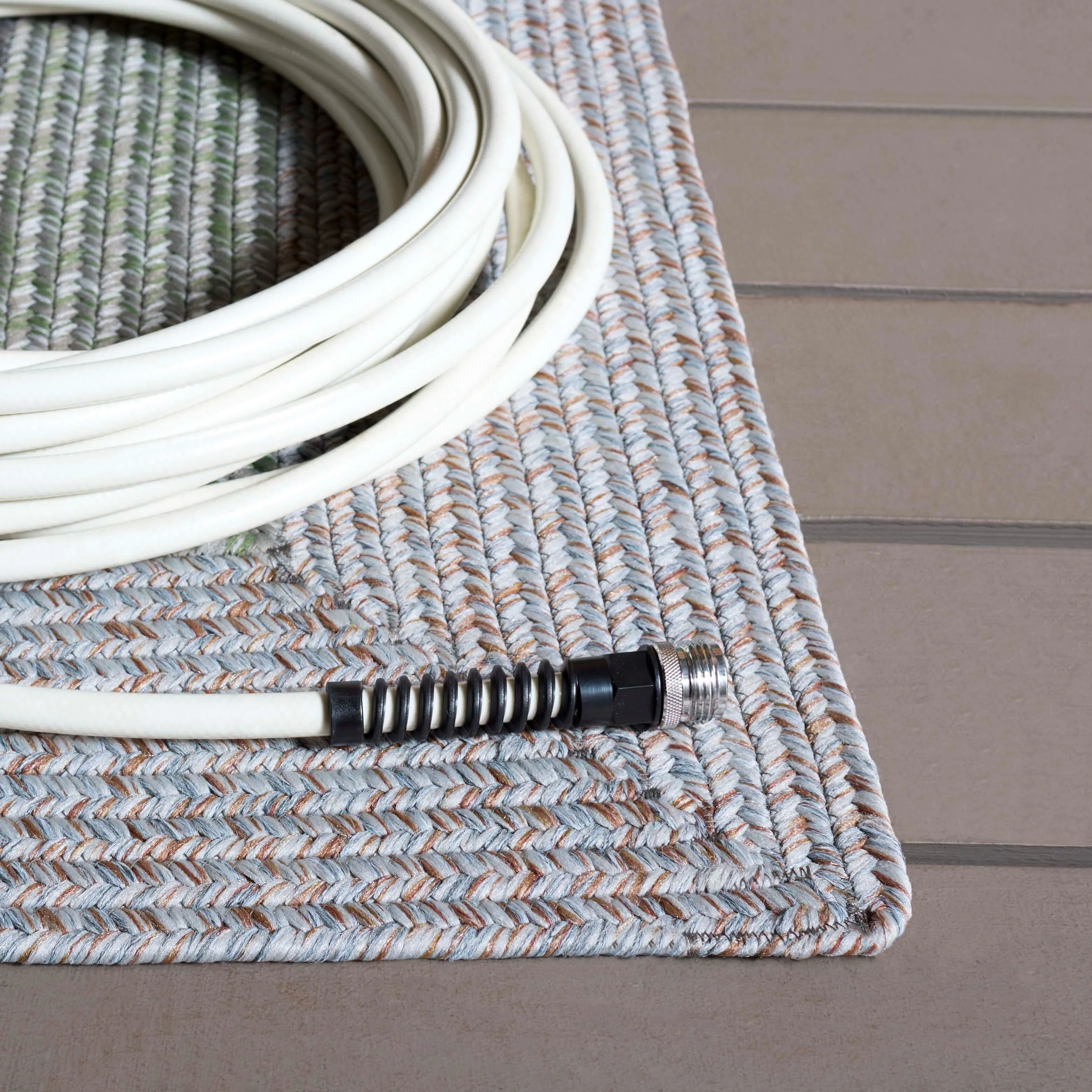 SAFAVIEH Handmade Braided Ecenur Indoor/Outdoor Machine Washable Rug