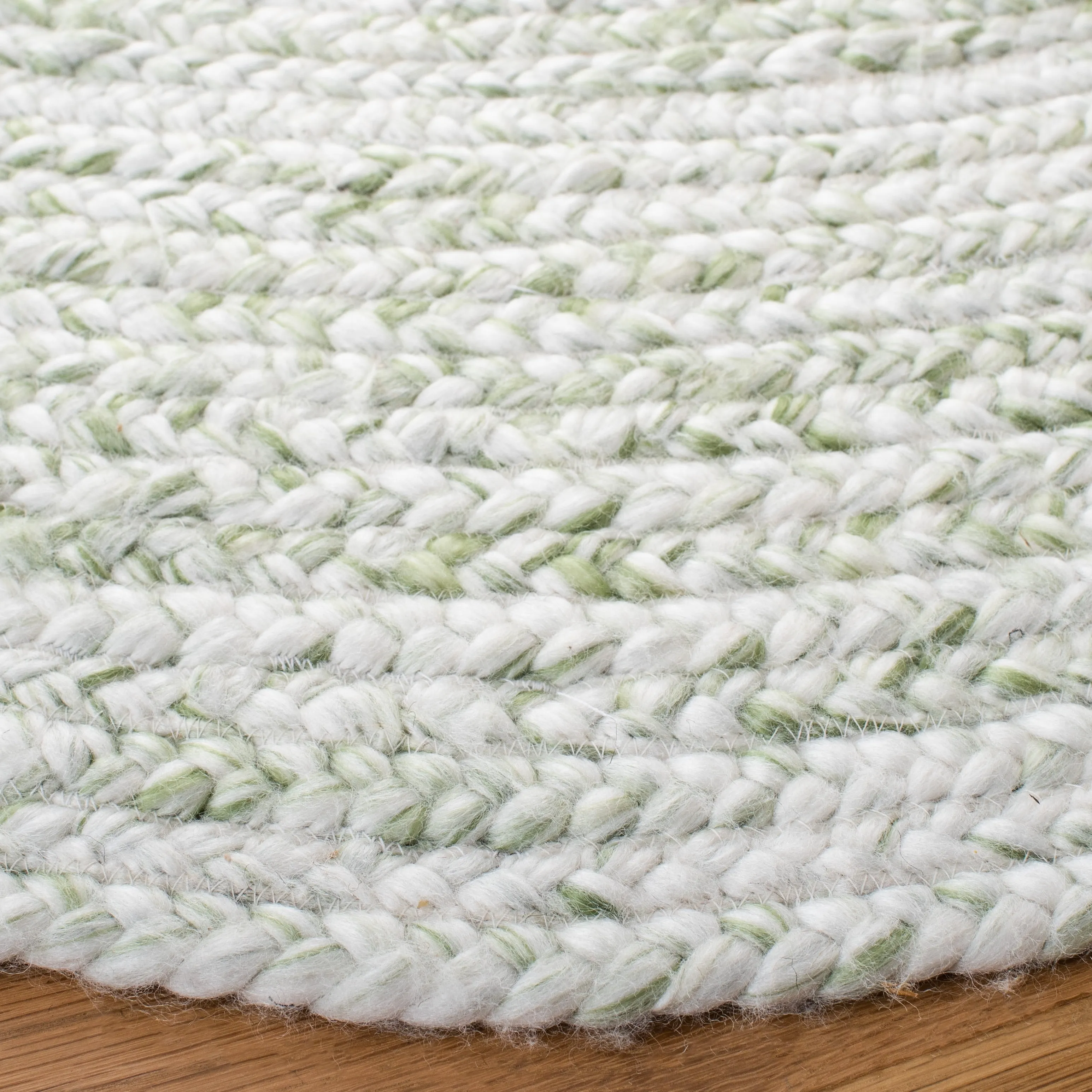 SAFAVIEH Handmade Braided Malene Round Rug