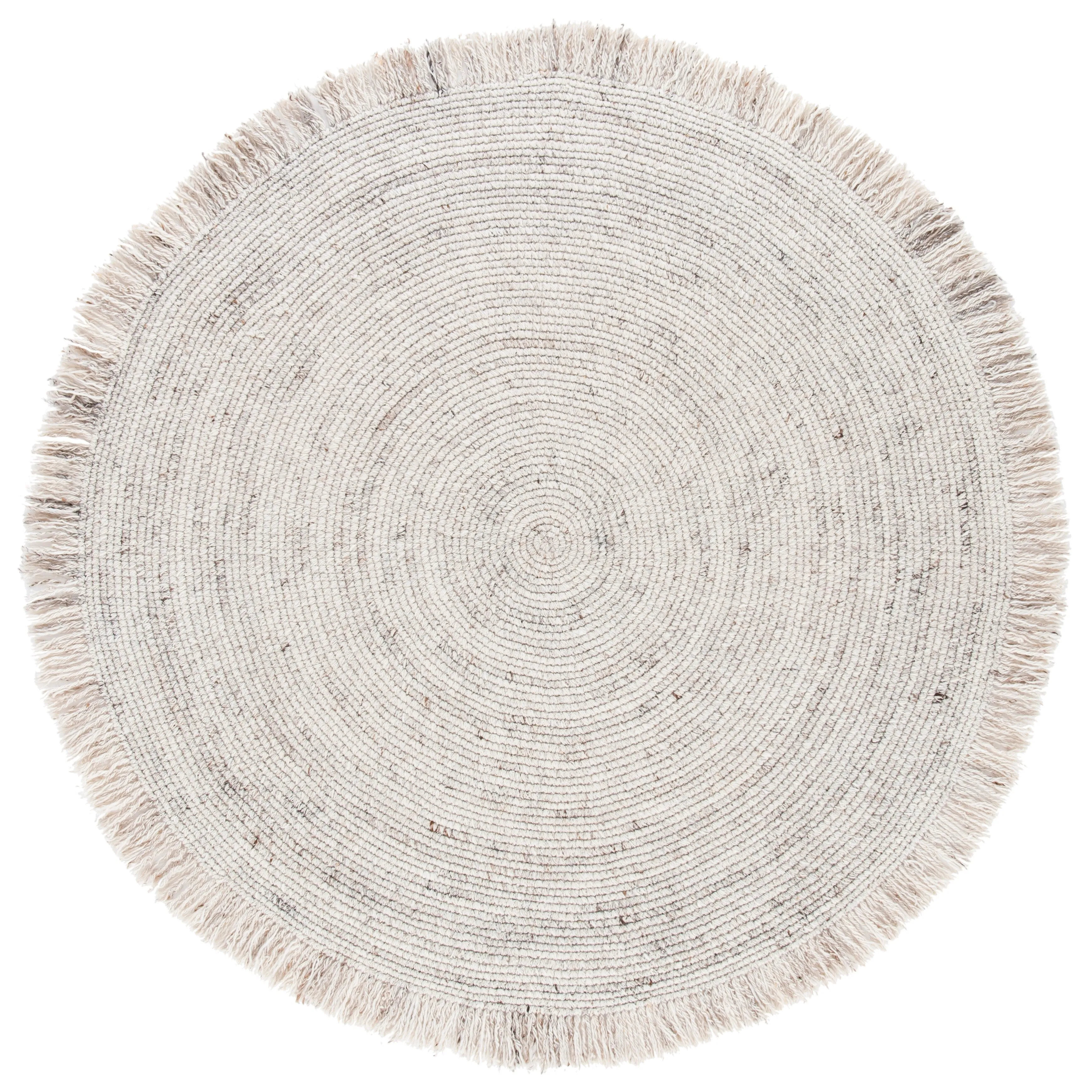 SAFAVIEH Handmade Braided Pelagia Fringe Round Rug