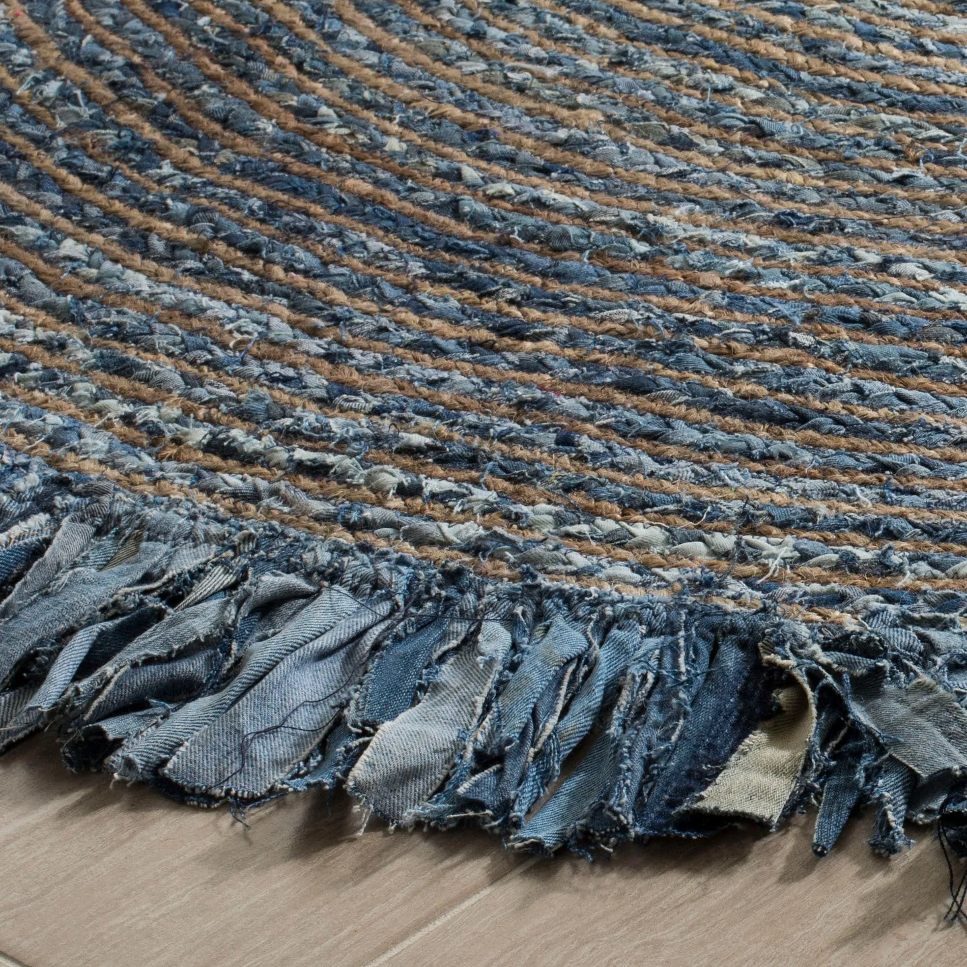 SAFAVIEH Handmade Cape Cod Imbi Coastal Jute Fringe Rug