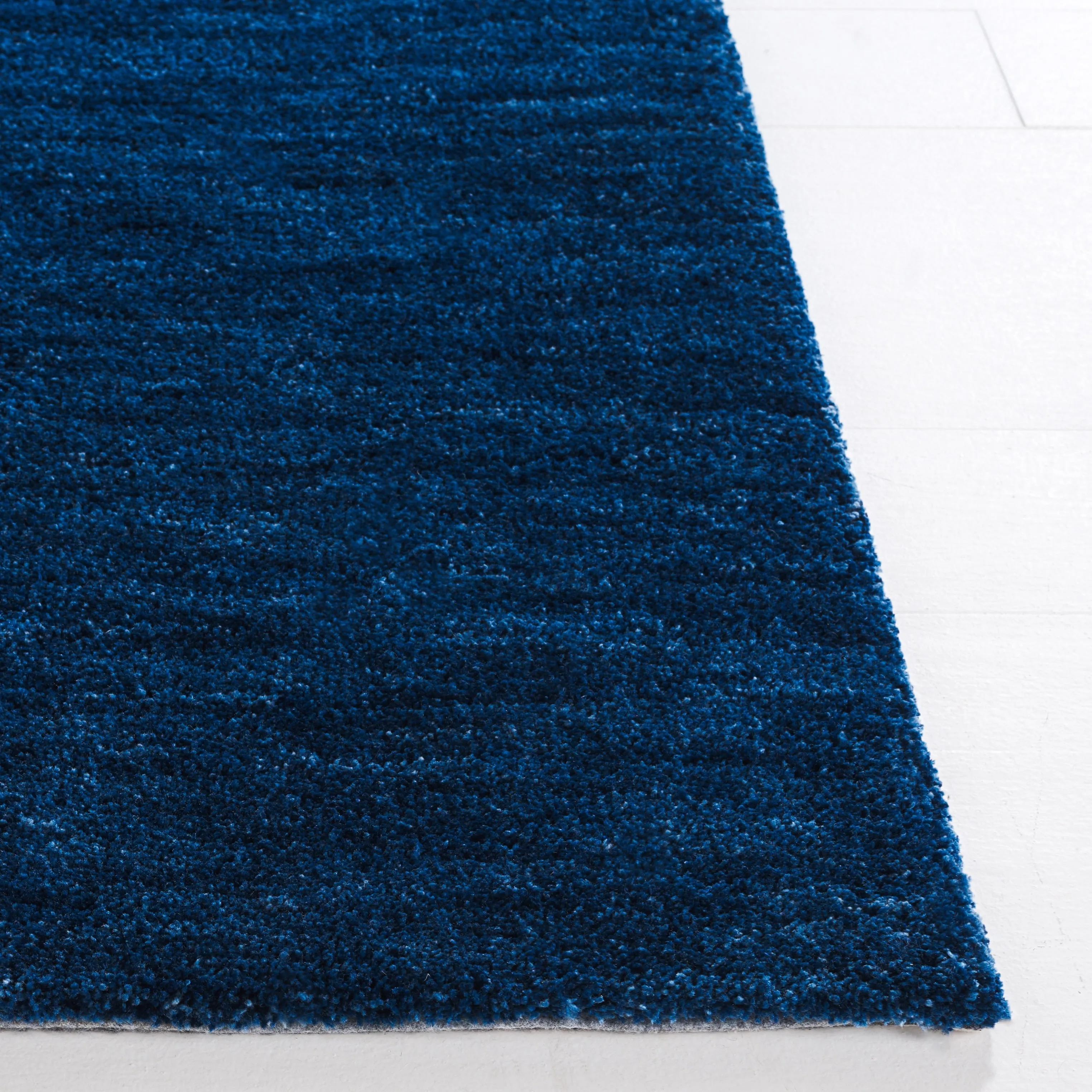 SAFAVIEH Handmade Carmine Virginica Modern & Contemporary Rug