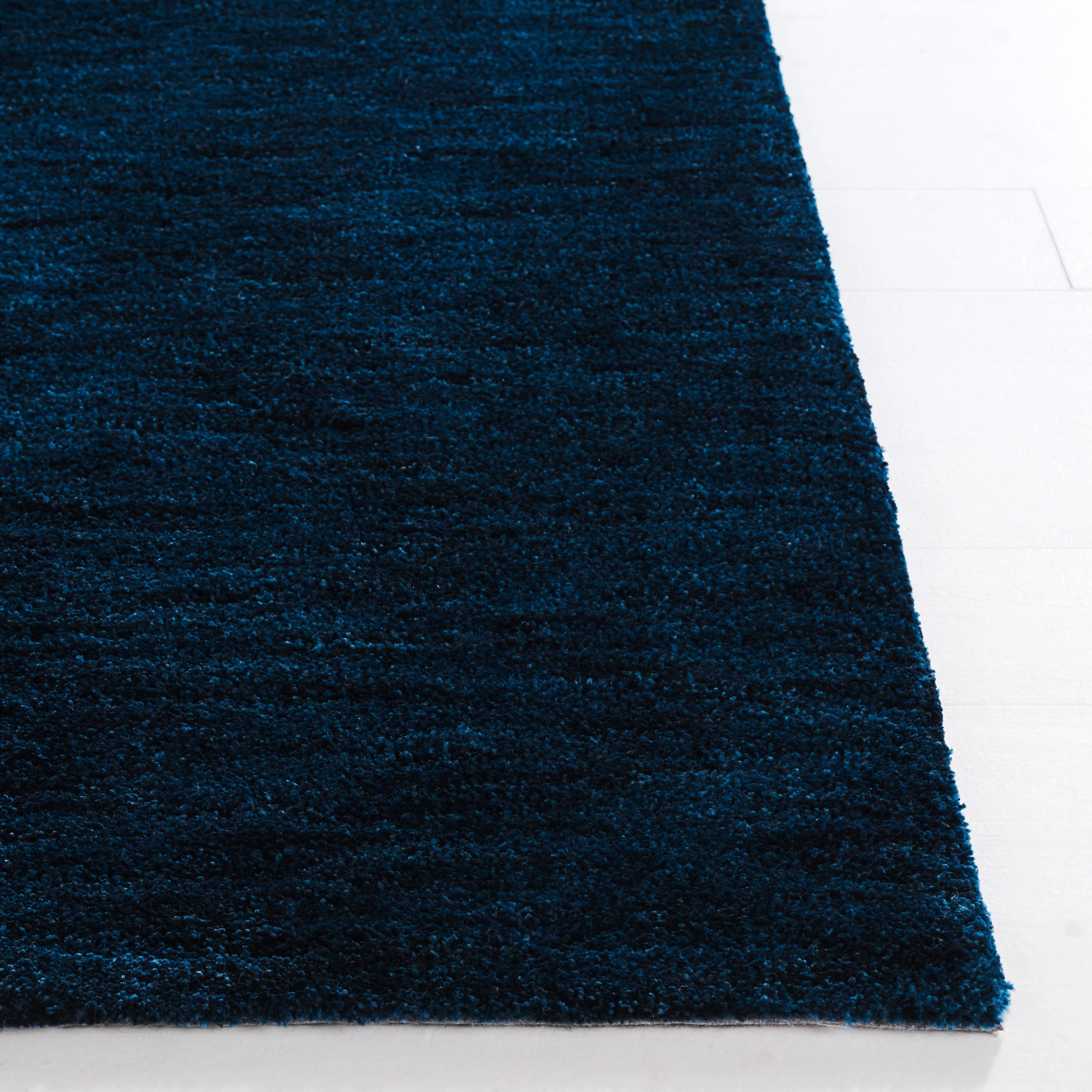 SAFAVIEH Handmade Carmine Virginica Modern & Contemporary Rug