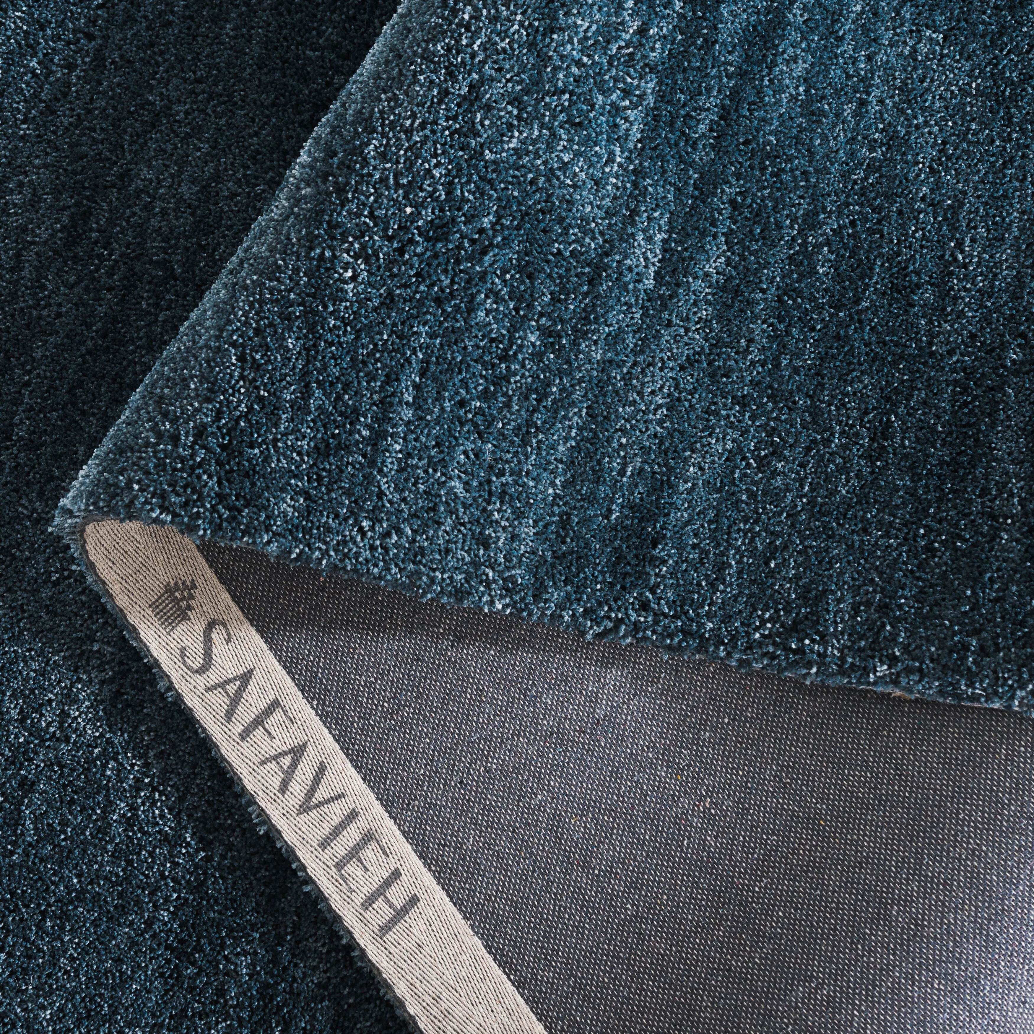 SAFAVIEH Handmade Carmine Virginica Modern & Contemporary Rug