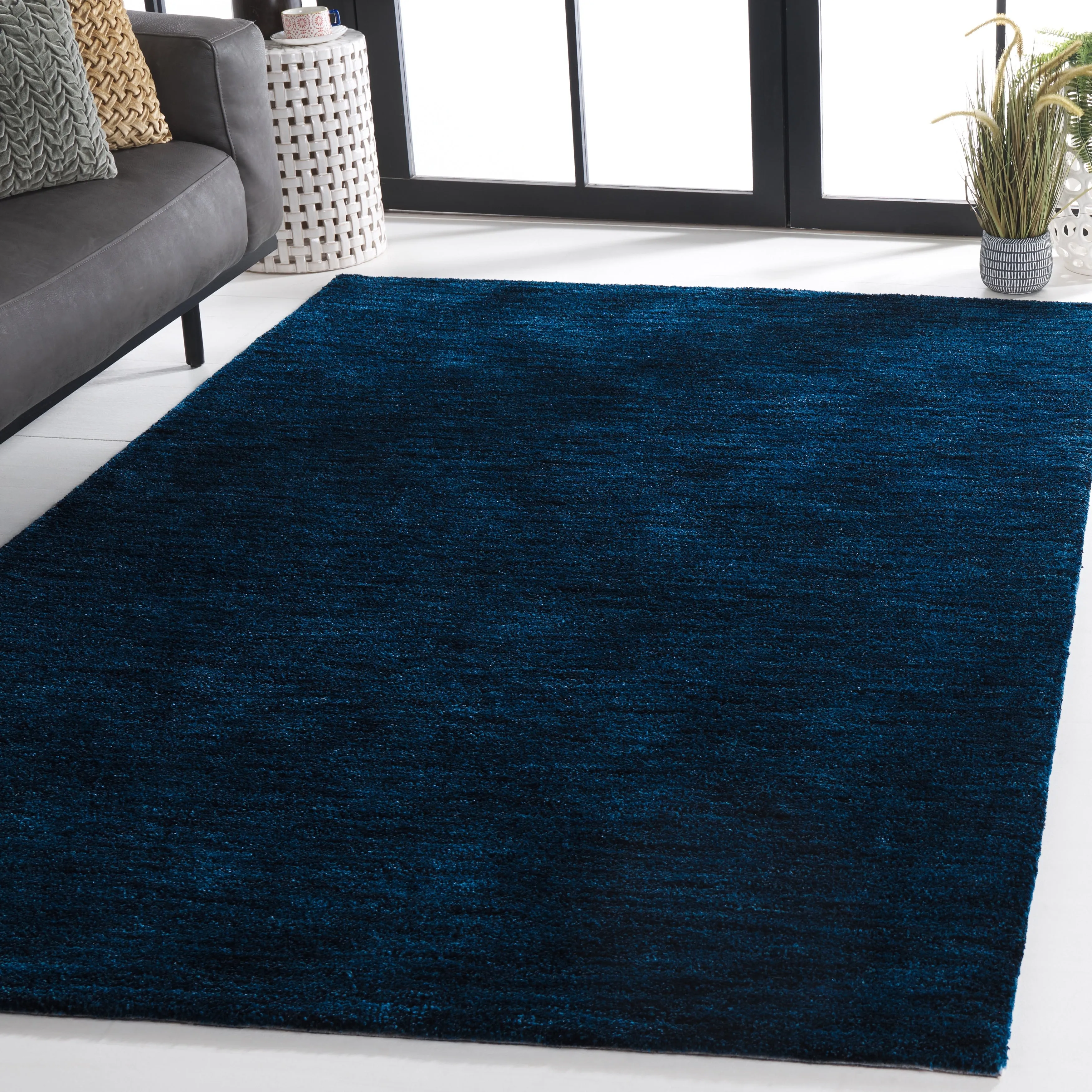 SAFAVIEH Handmade Carmine Virginica Modern & Contemporary Rug