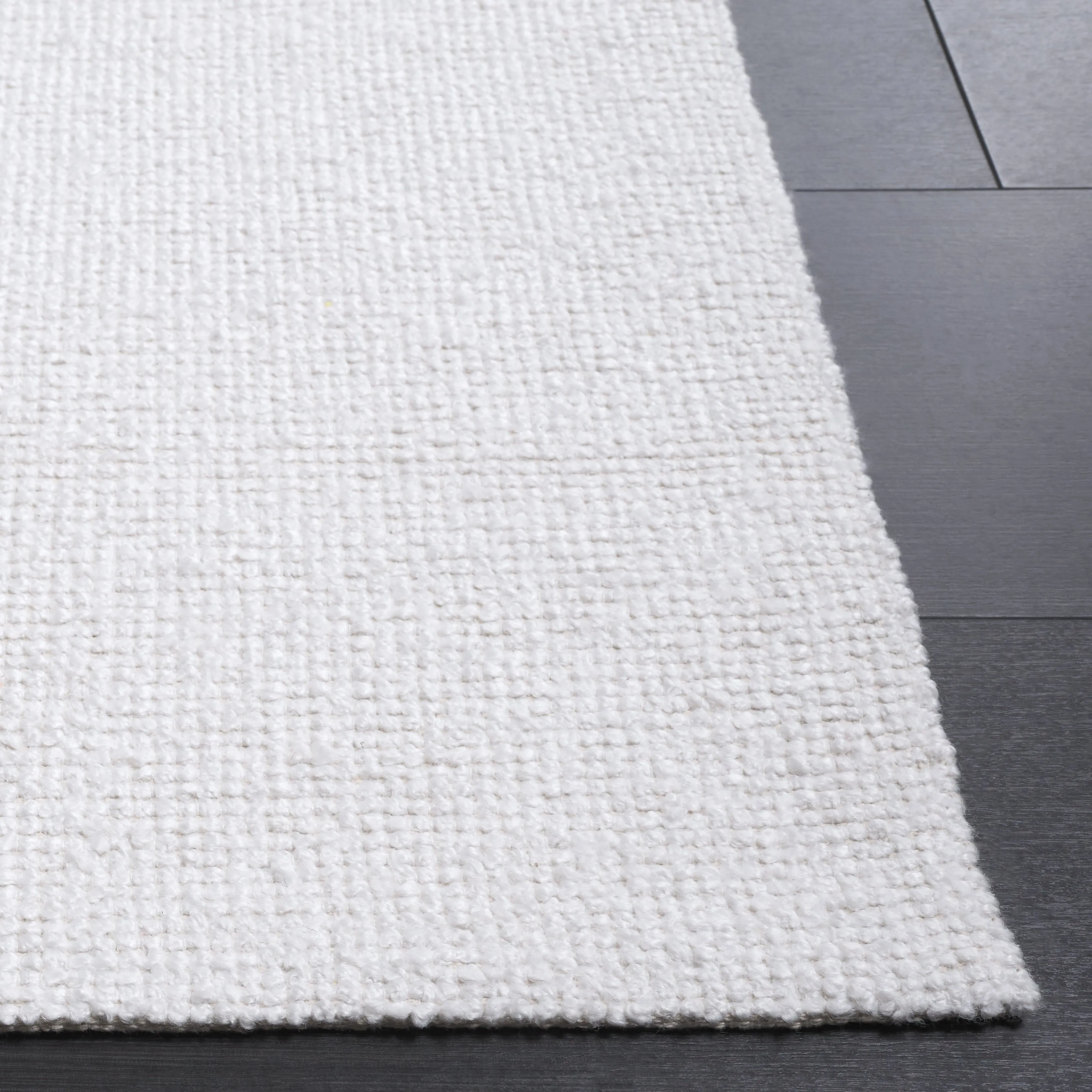 SAFAVIEH Handmade Carmine Virginica Modern & Contemporary Rug