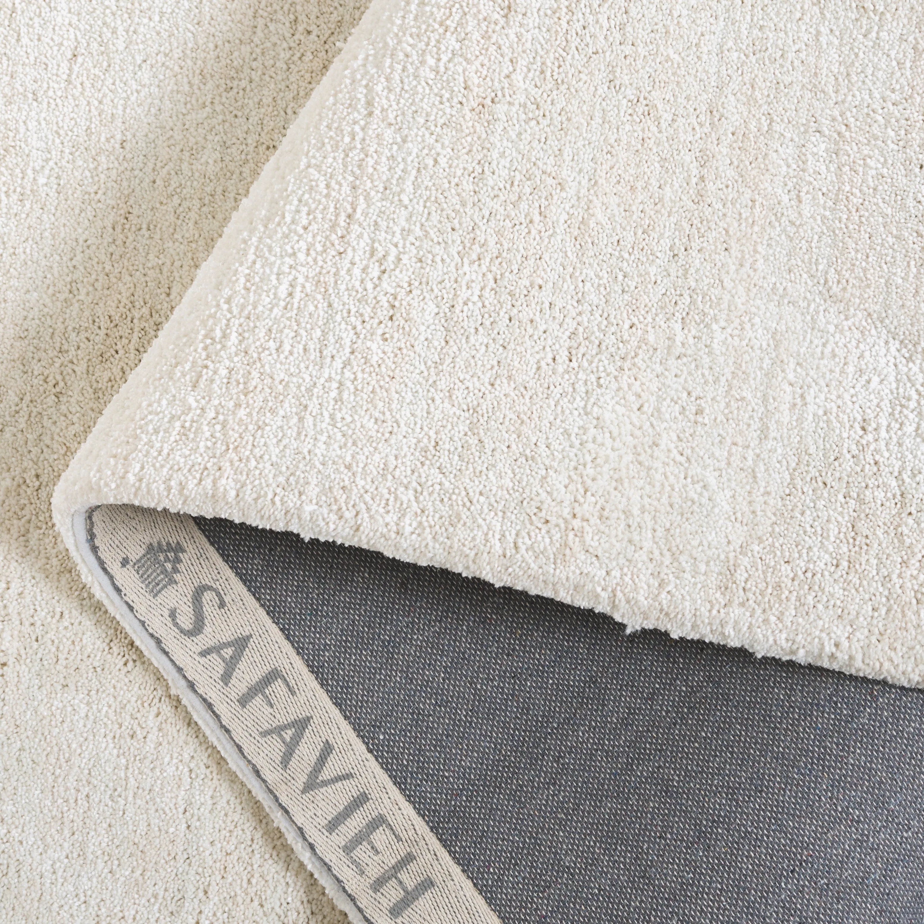 SAFAVIEH Handmade Carmine Virginica Modern & Contemporary Rug