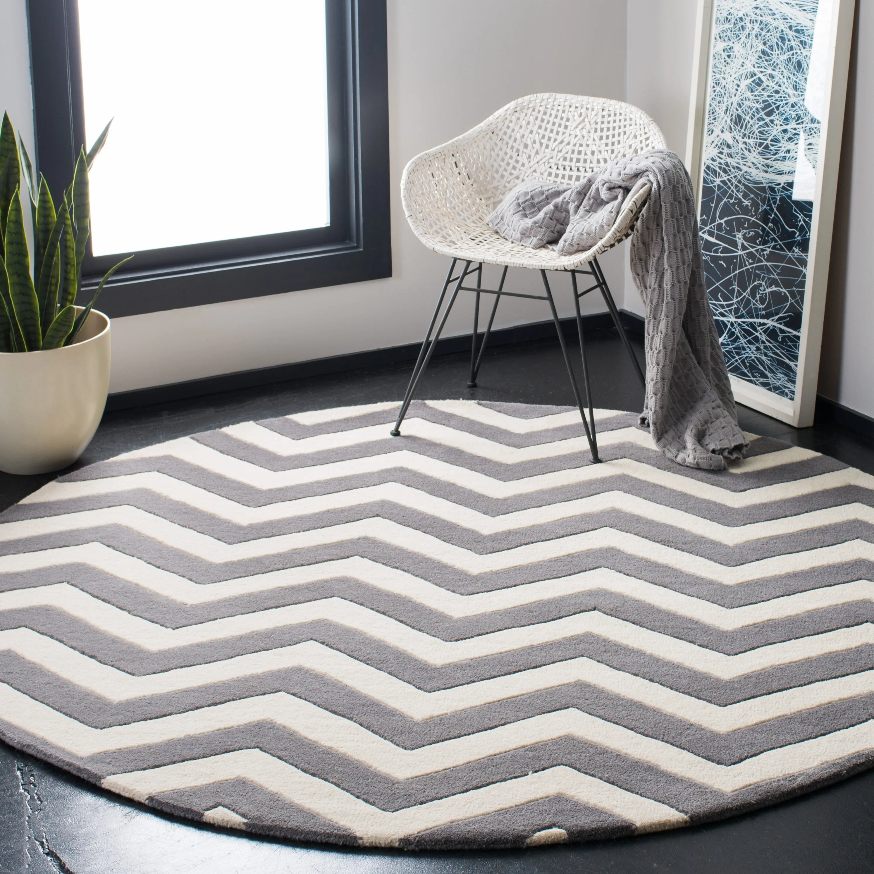 SAFAVIEH Handmade Chatham Traudel Modern Moroccan Wool Rug