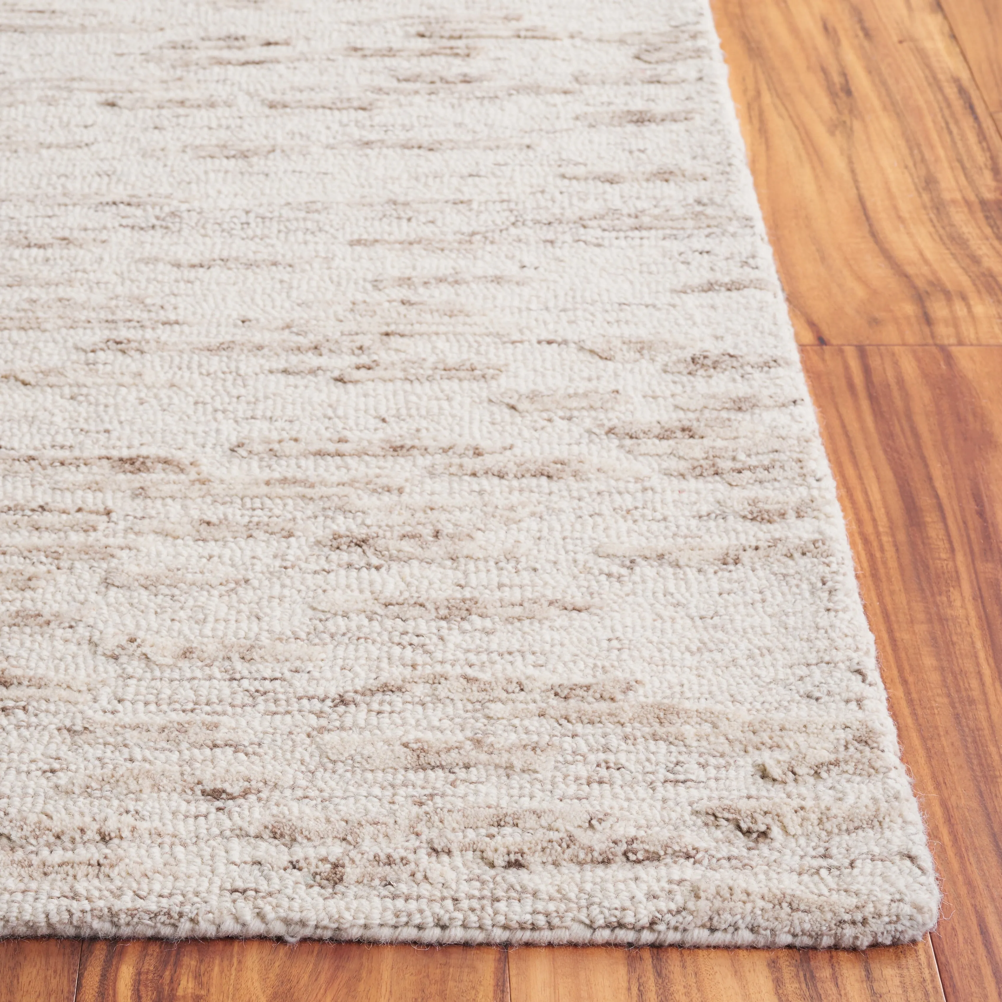 SAFAVIEH Handmade Ebony Garoufalia Modern & Contemporary Wool Rug