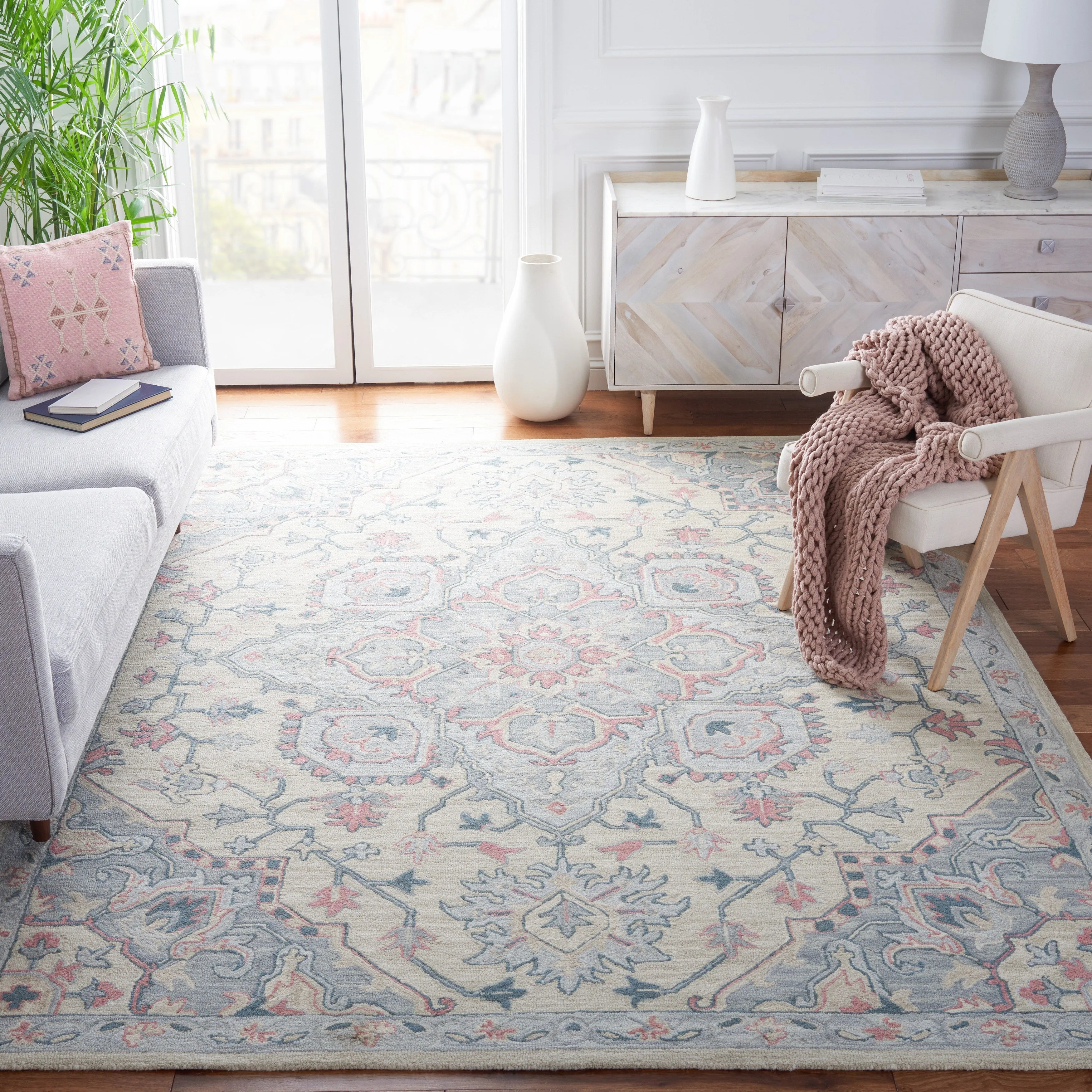 SAFAVIEH Handmade Heritage Marjanca Traditional Wool Rug