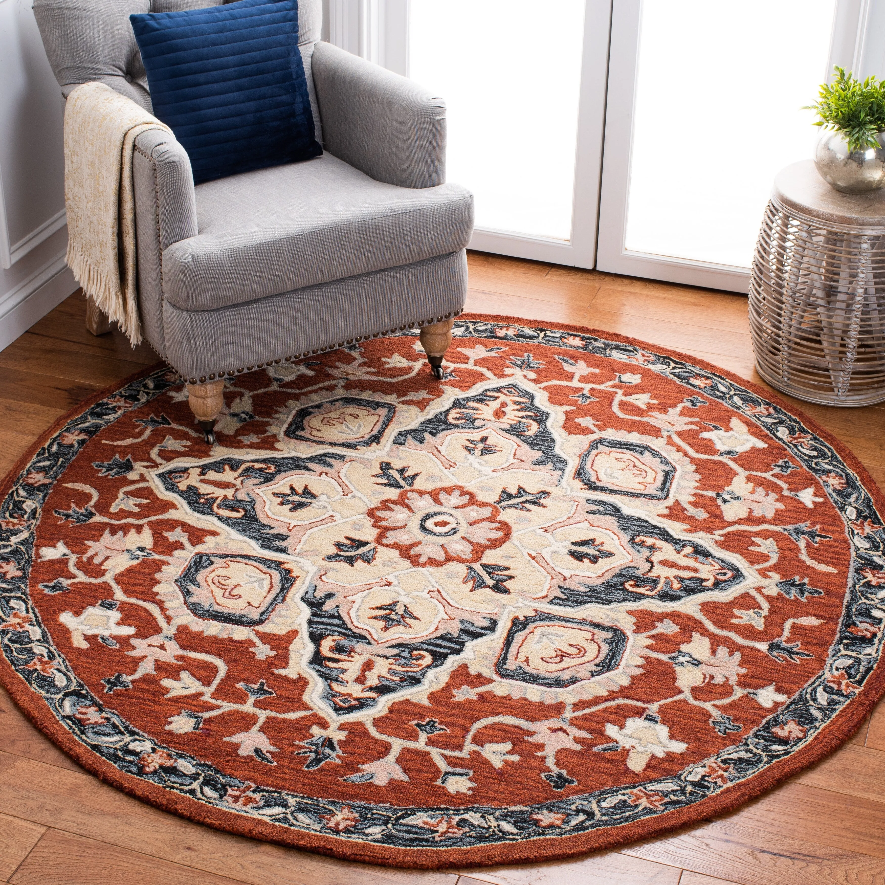SAFAVIEH Handmade Heritage Marjanca Traditional Wool Rug