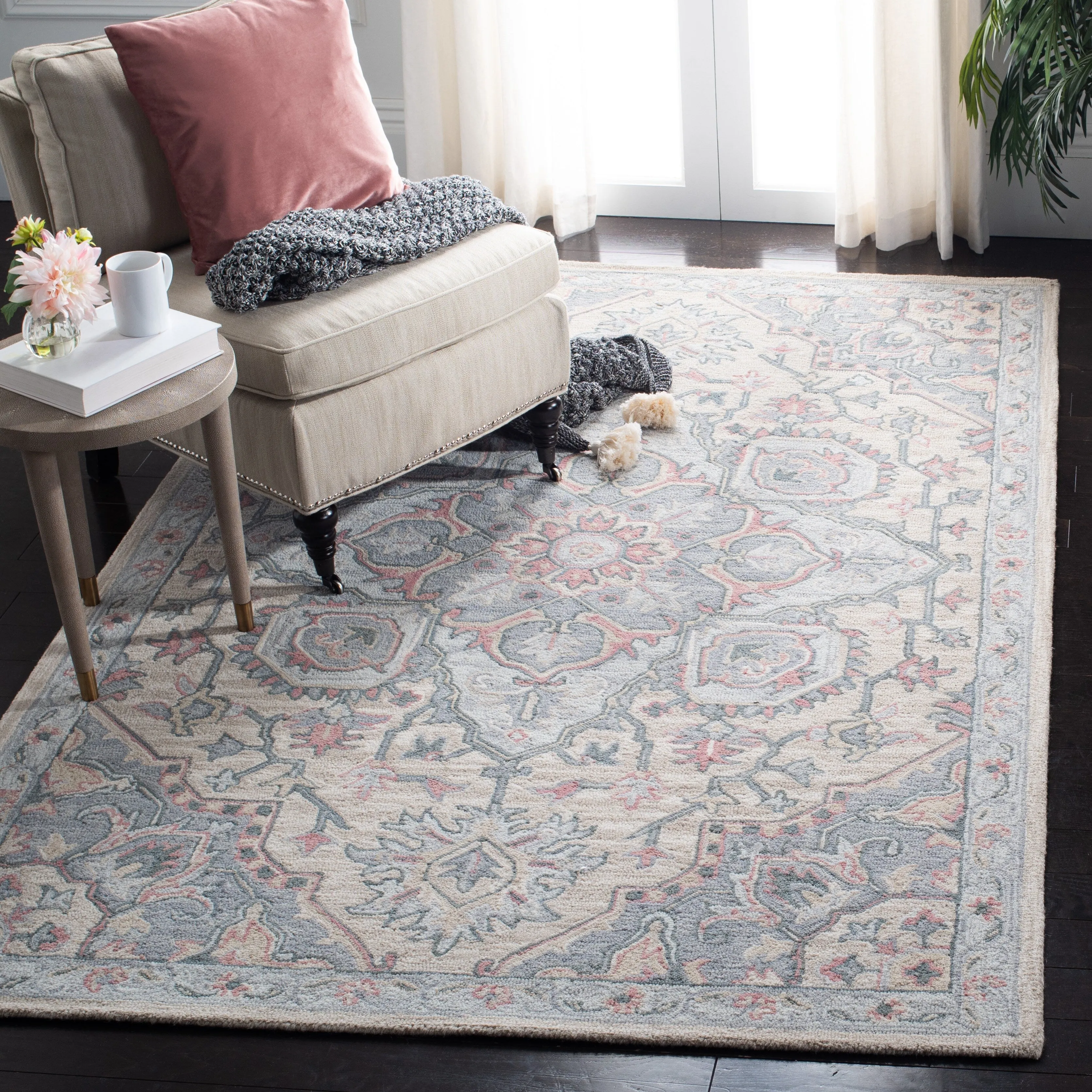 SAFAVIEH Handmade Heritage Marjanca Traditional Wool Rug