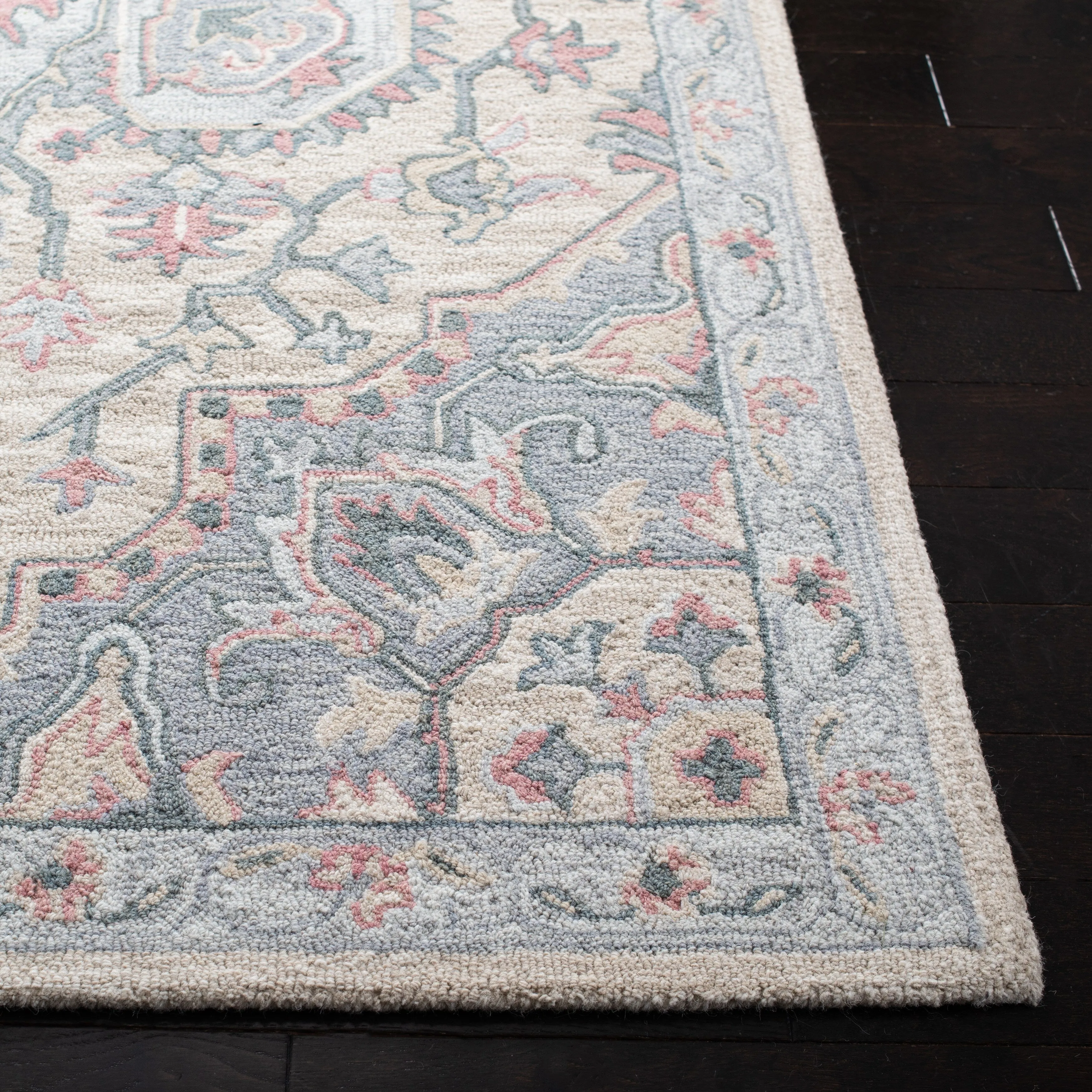 SAFAVIEH Handmade Heritage Marjanca Traditional Wool Rug
