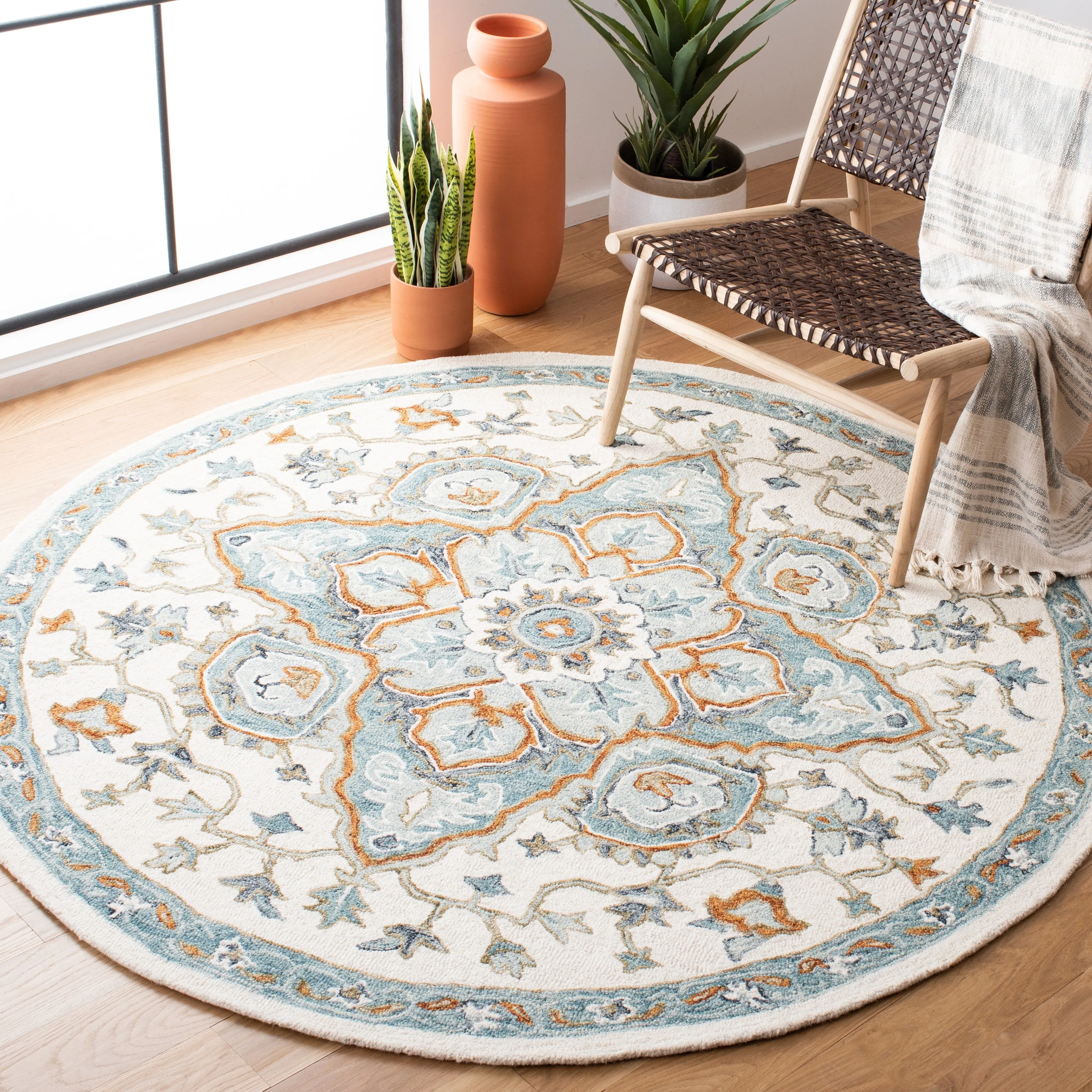SAFAVIEH Handmade Heritage Marjanca Traditional Wool Rug