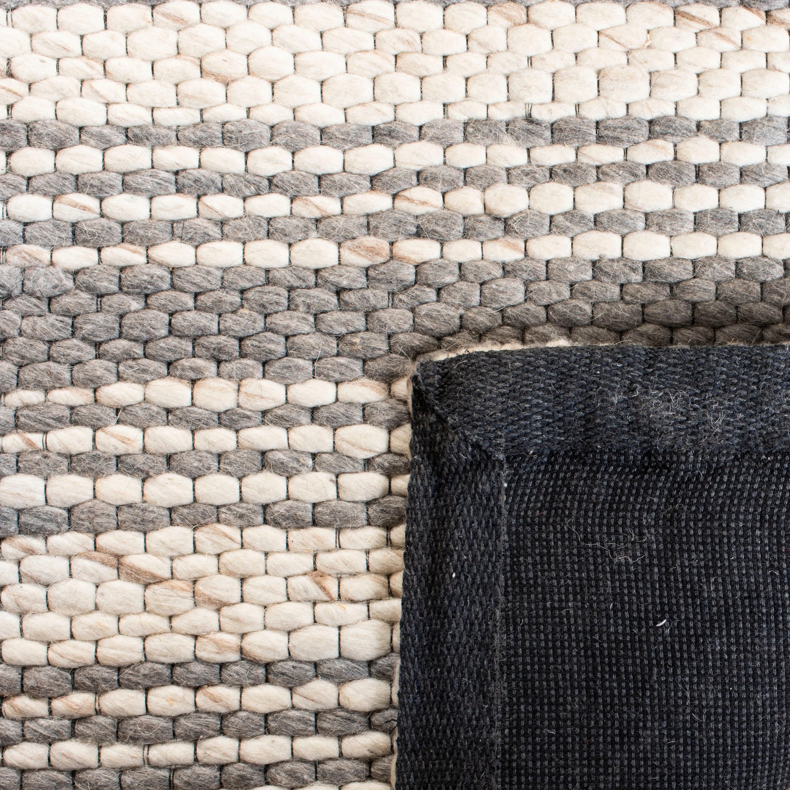 SAFAVIEH Handmade Marbella Arianne Stripe Beige/Brown Wool Rug