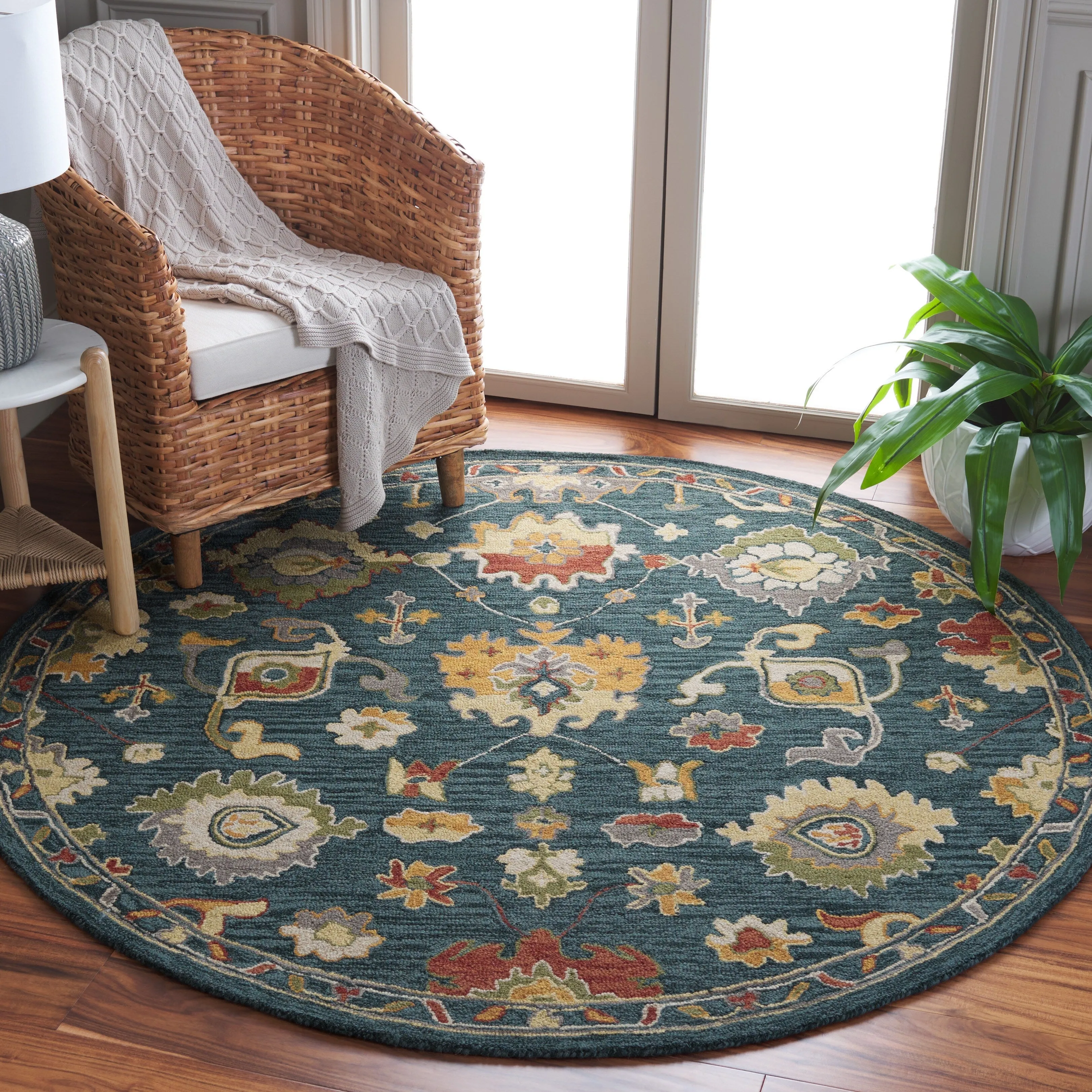 SAFAVIEH Handmade Metro Gilette French Country Floral Wool Rug