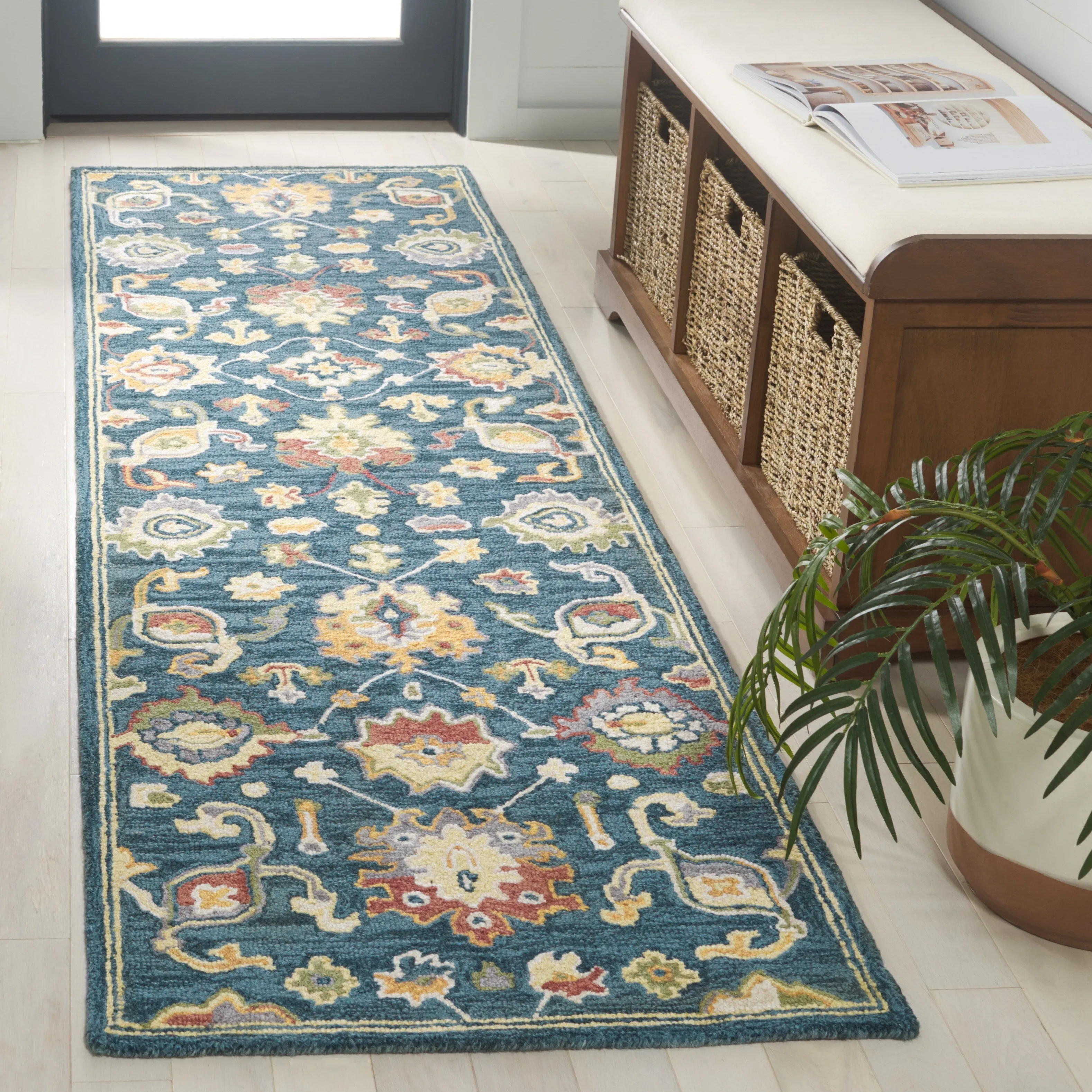 SAFAVIEH Handmade Metro Gilette French Country Floral Wool Rug
