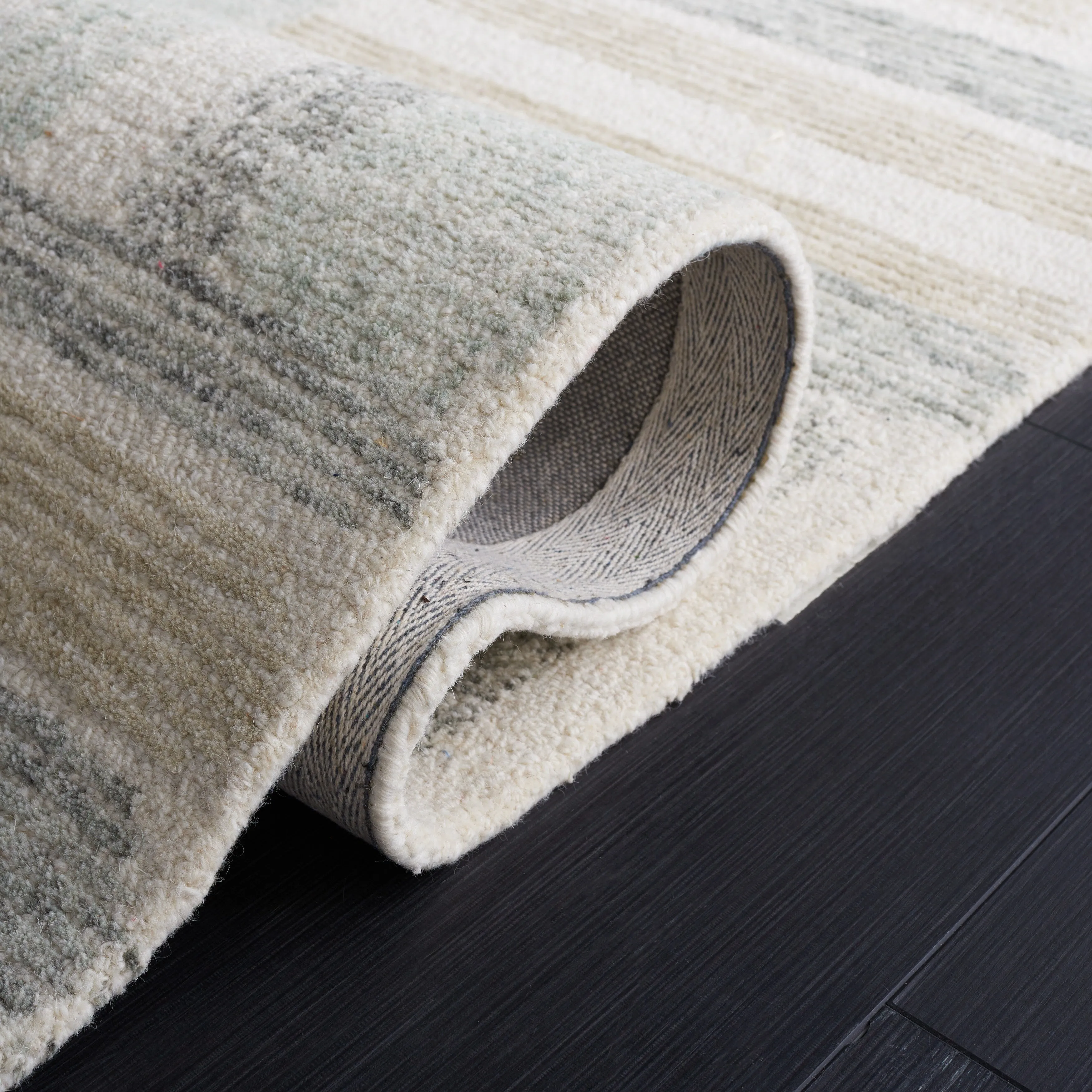 SAFAVIEH Handmade Micro-Loop Belle Modern Wool Rug
