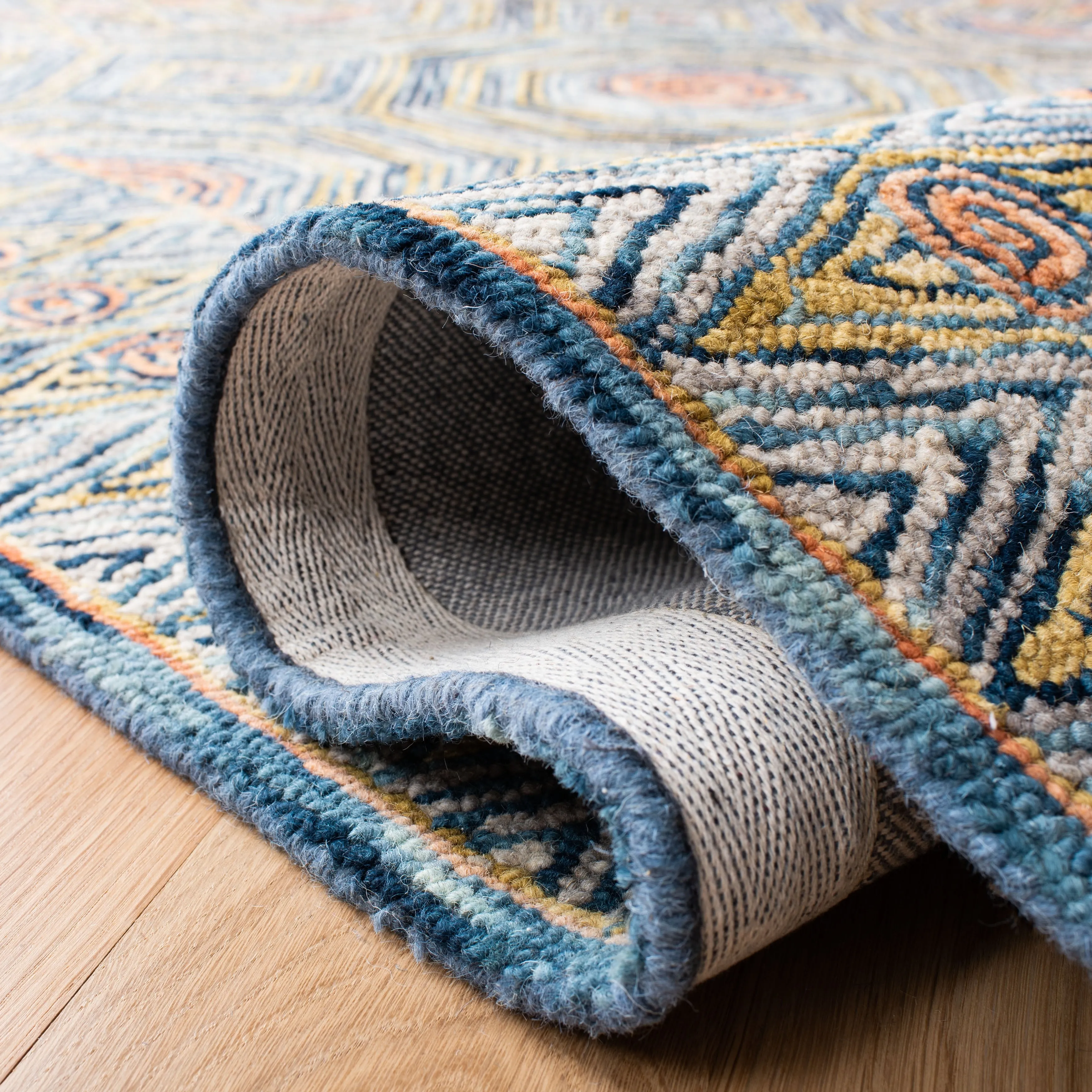 SAFAVIEH Handmade Micro-Loop Hiltrud Modern Wool Rug